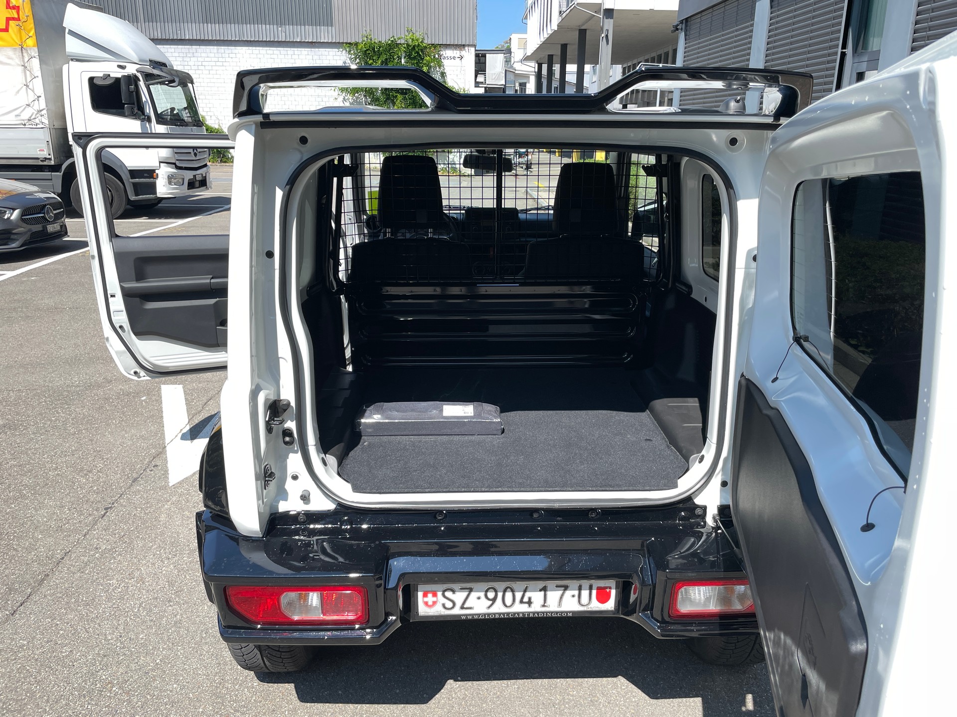 SUZUKI Jimny 1.5 Compact+ 4x4 BRABUS EDITION-image-6