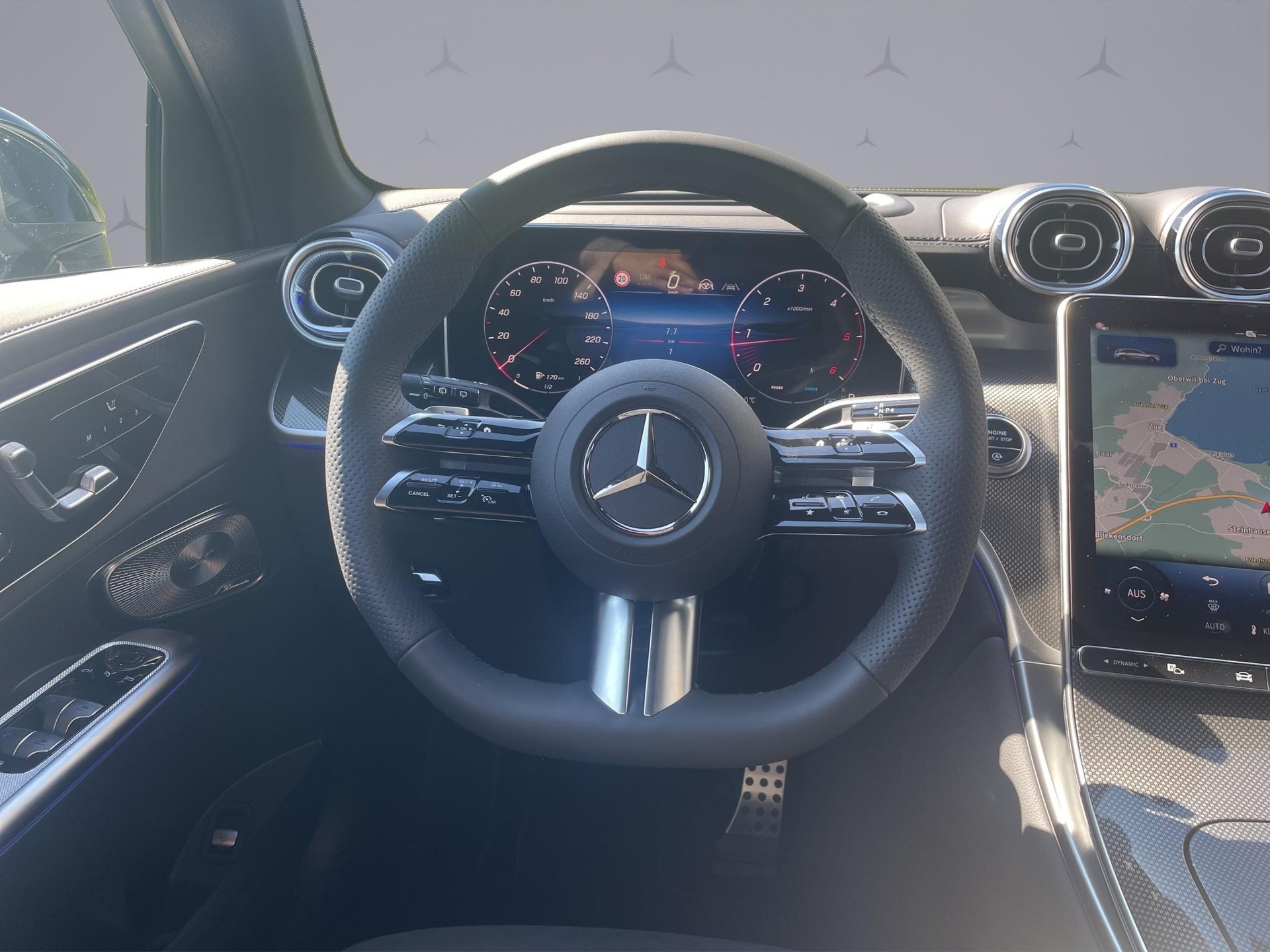 MERCEDES-BENZ GLC 220 d AMG Line 4matic-image-12