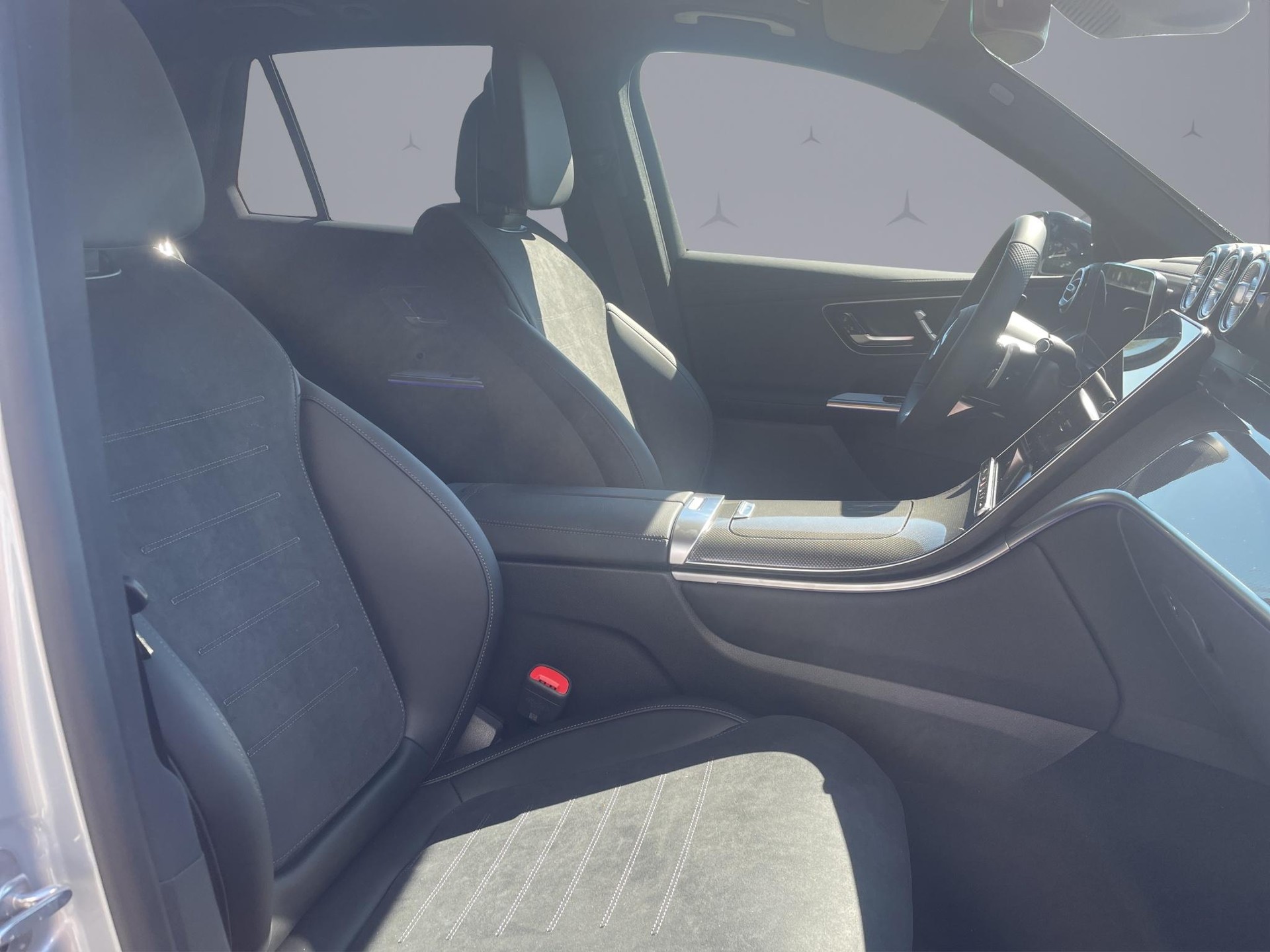 MERCEDES-BENZ GLC 220 d AMG Line 4matic-image-17