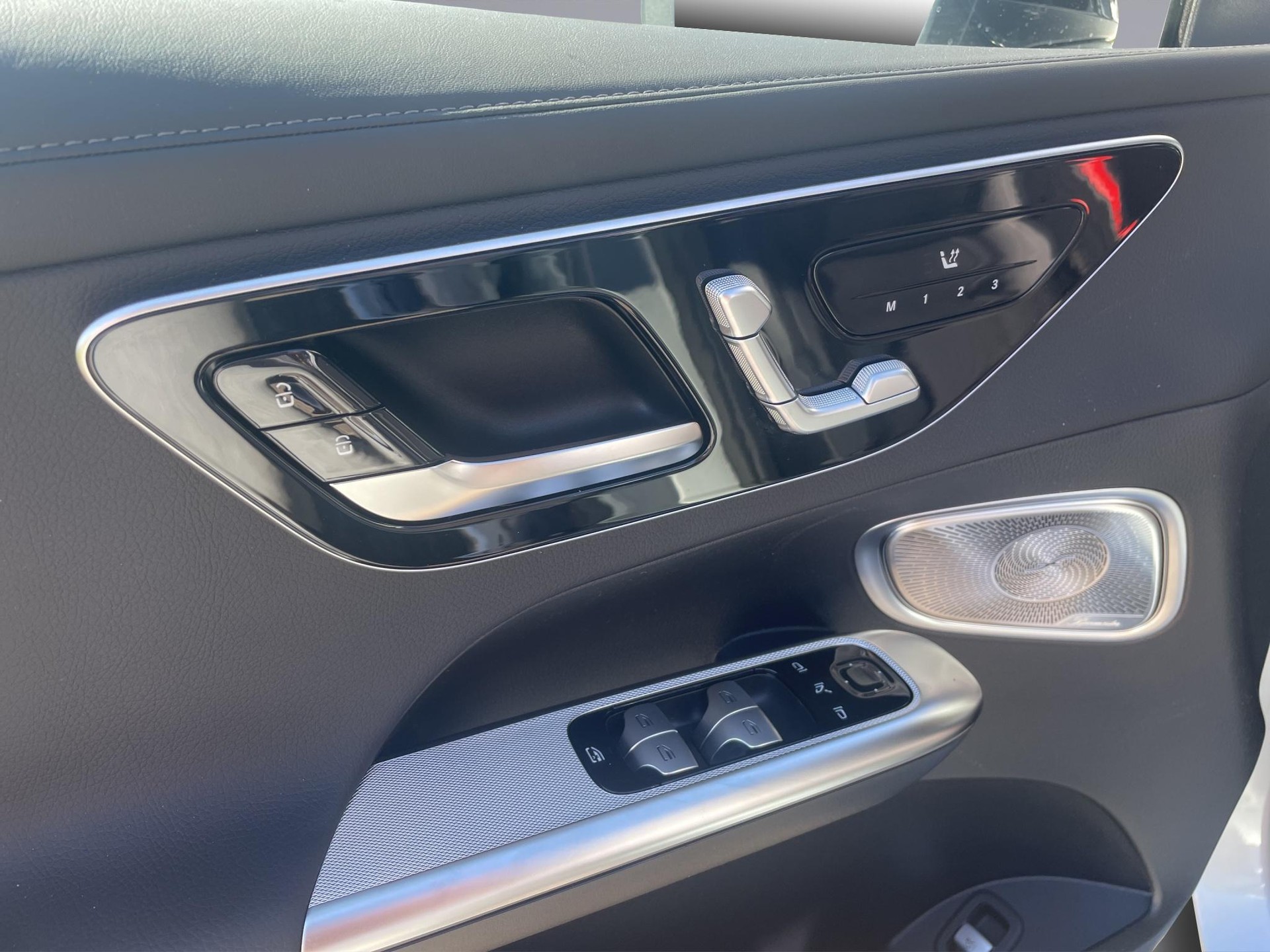 MERCEDES-BENZ GLC 220 d AMG Line 4matic-image-11