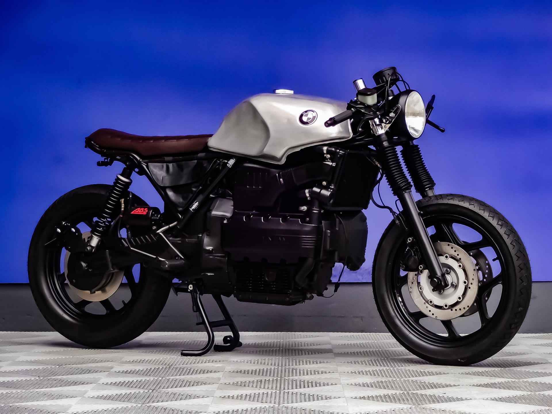 BMW K 100-showroom-element-1