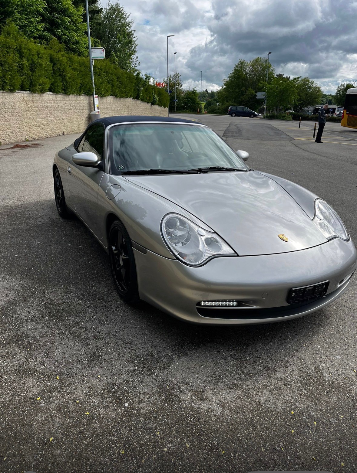 PORSCHE 911 Carrera 4 Cabrio-image-2
