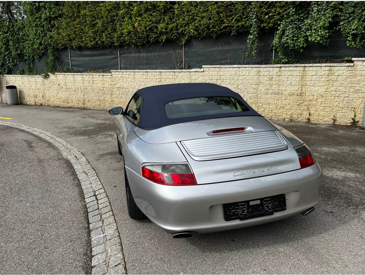 PORSCHE 911 Carrera 4 Cabrio-image-1