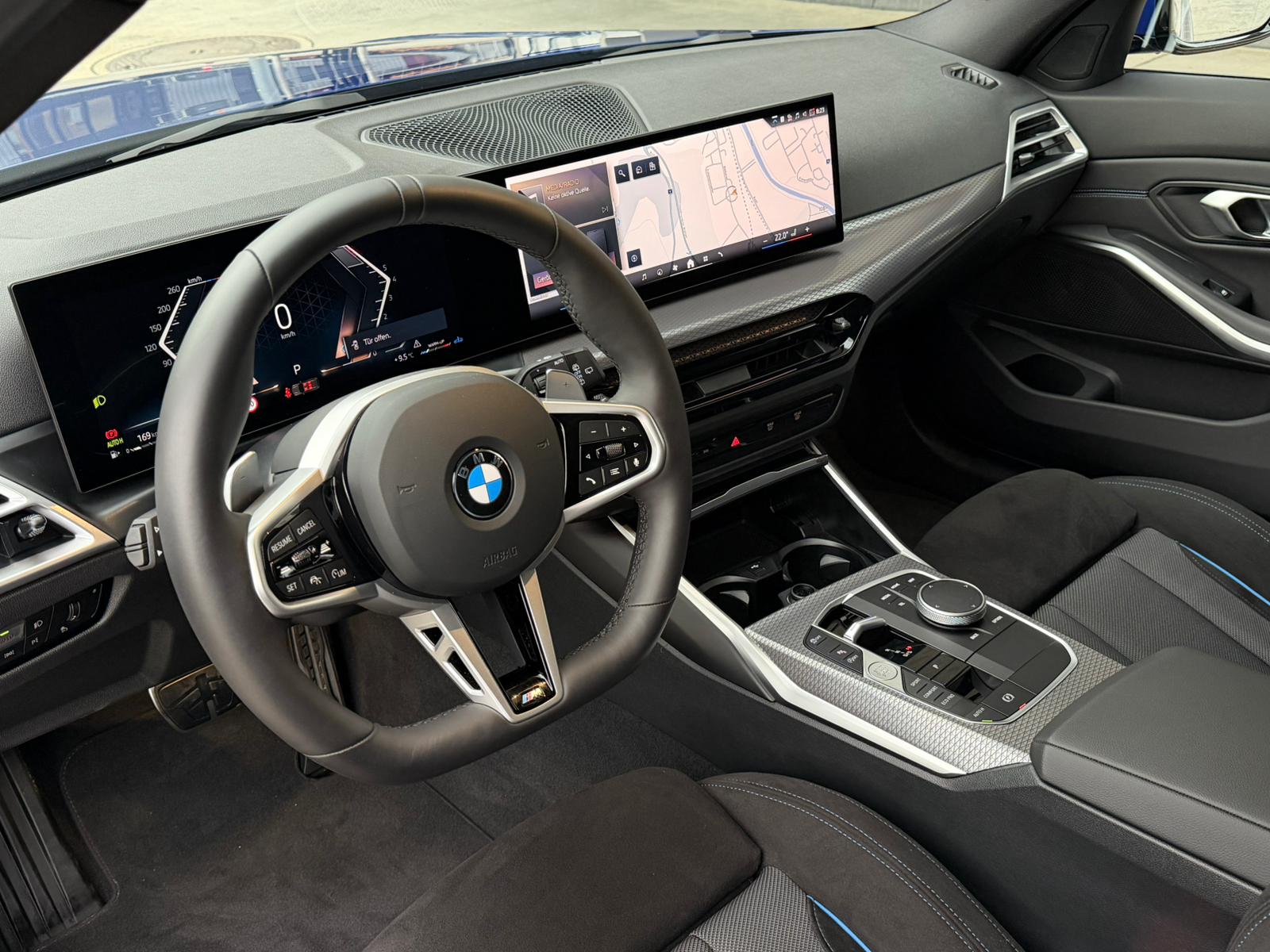 BMW 330i Touring xDrive Steptronic M Sport *Shadow-Line**Live Cockpit**245PS**Modell 2025*-image-8