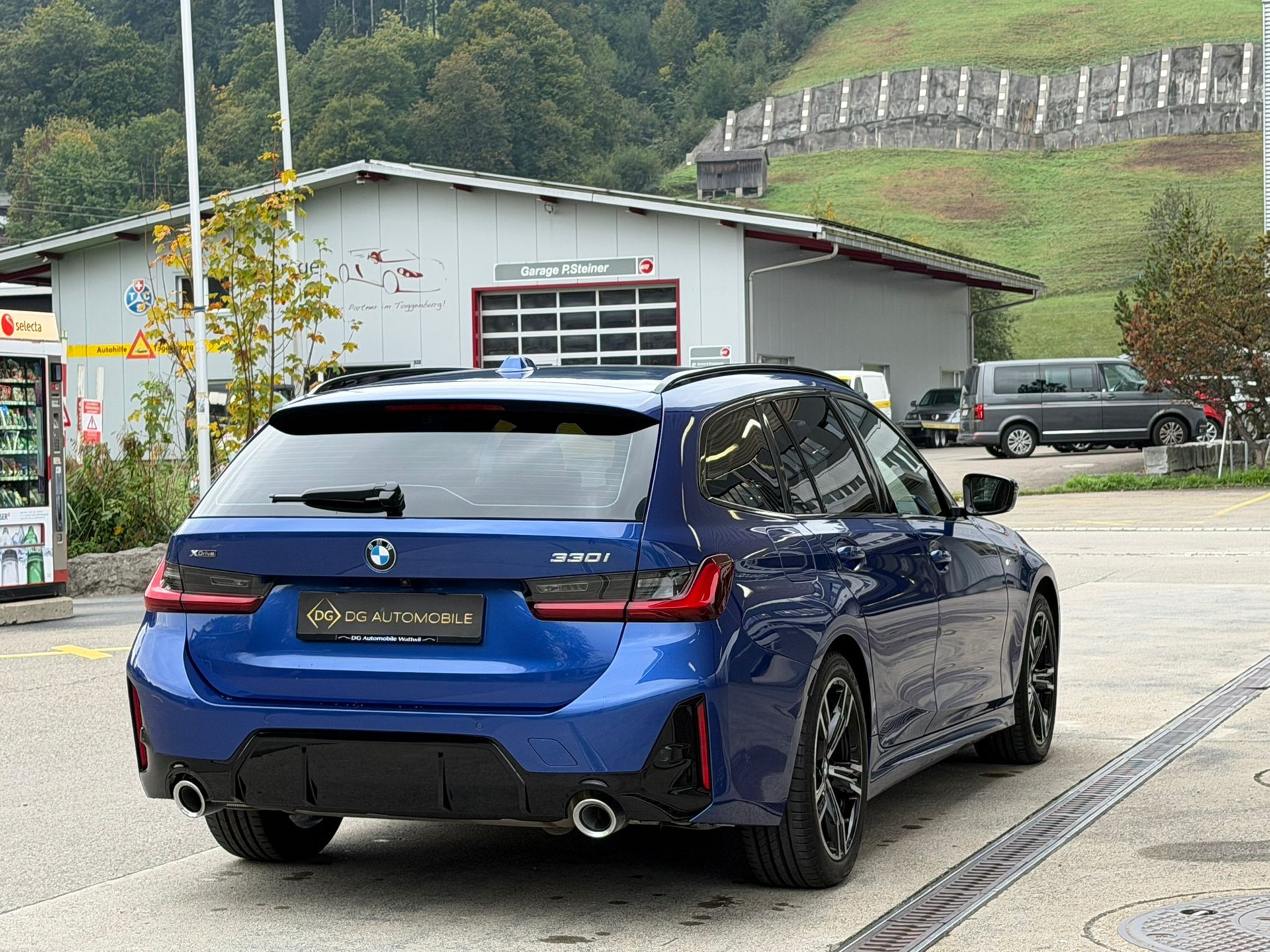 BMW 330i Touring xDrive Steptronic M Sport *Shadow-Line**Live Cockpit**245PS**Modell 2025*-image-5
