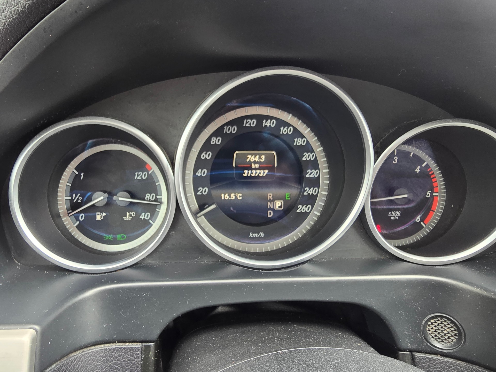 MERCEDES-BENZ E 220 BlueTEC Blue Efficiency Edition Avantgarde-image-10