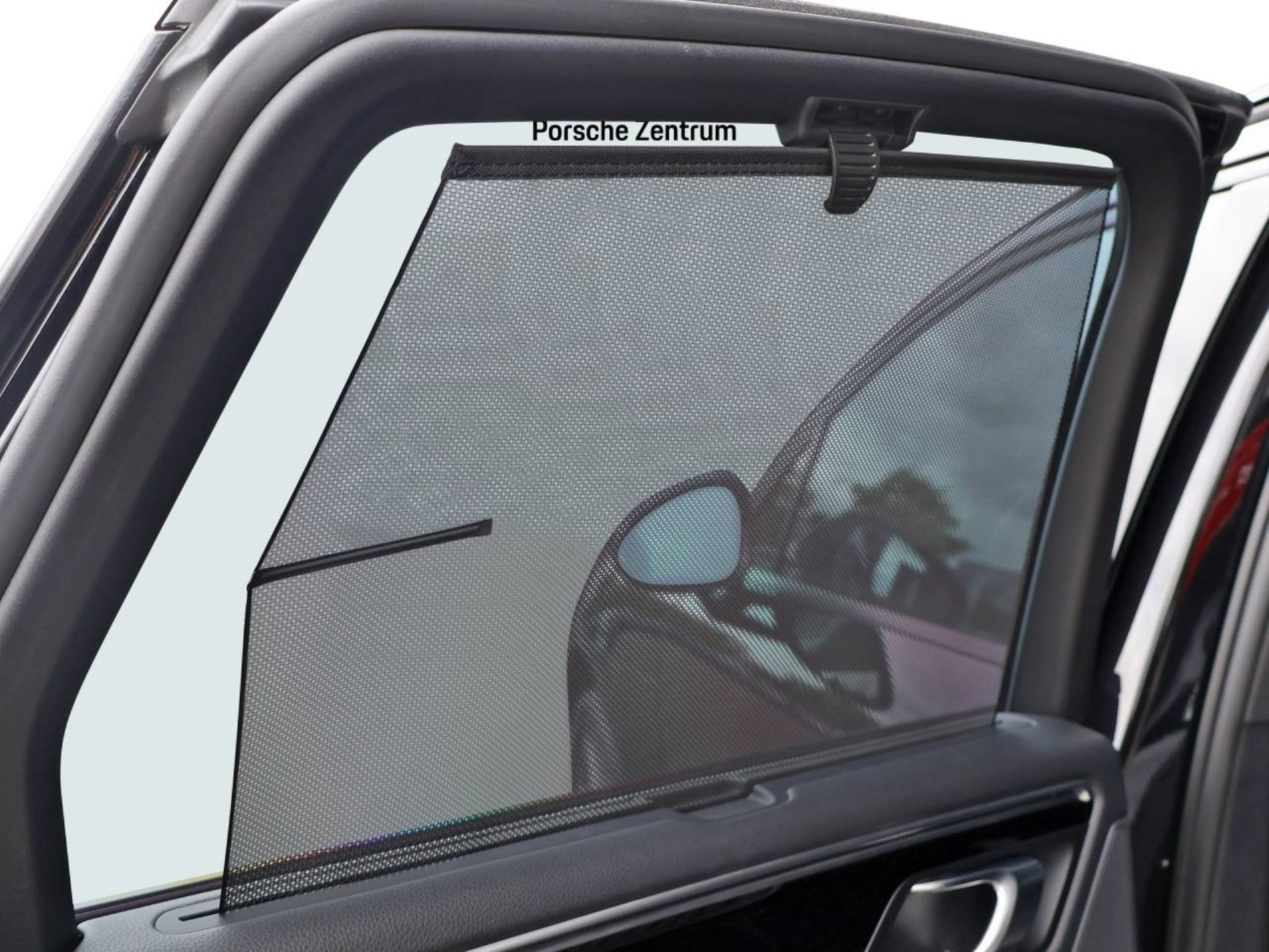 PORSCHE Macan-image-30