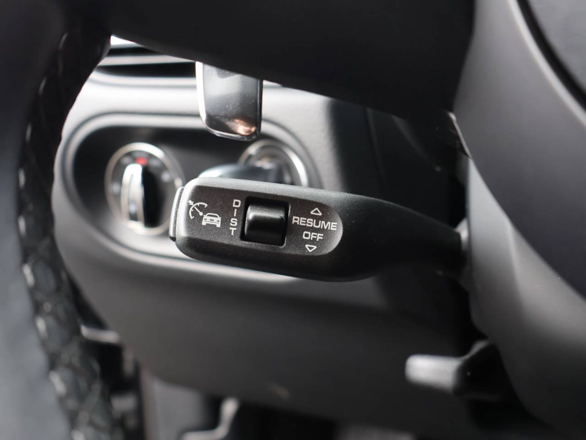 PORSCHE Macan-image-24