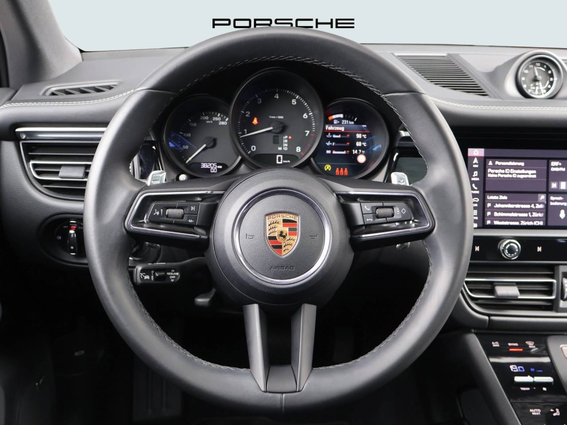 PORSCHE Macan-image-11