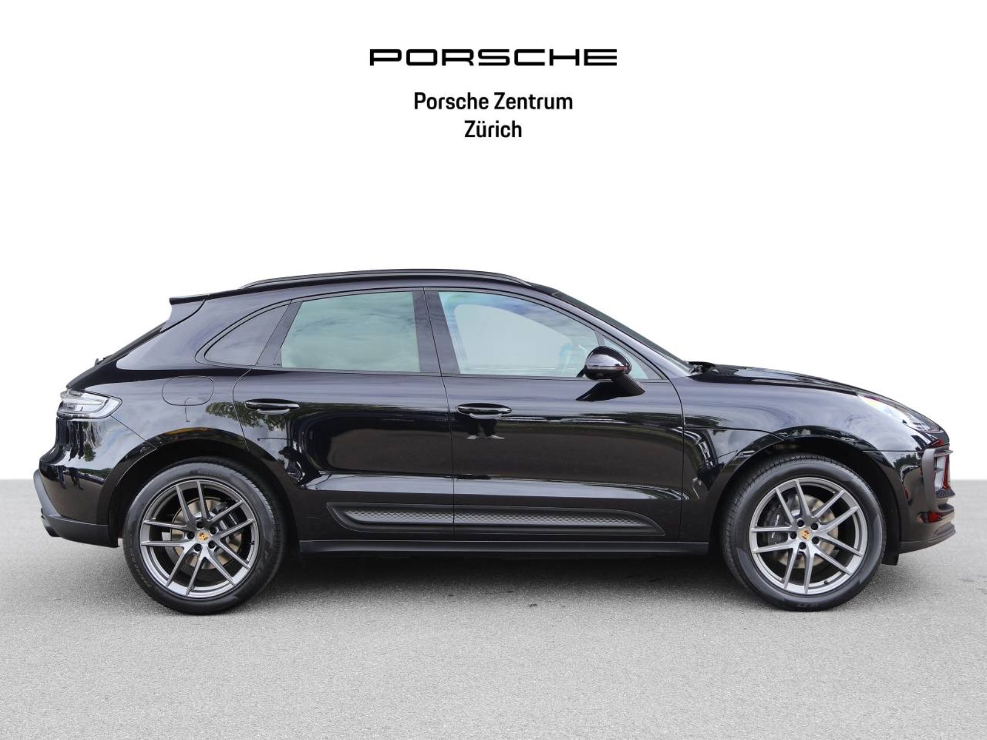 PORSCHE Macan-image-6