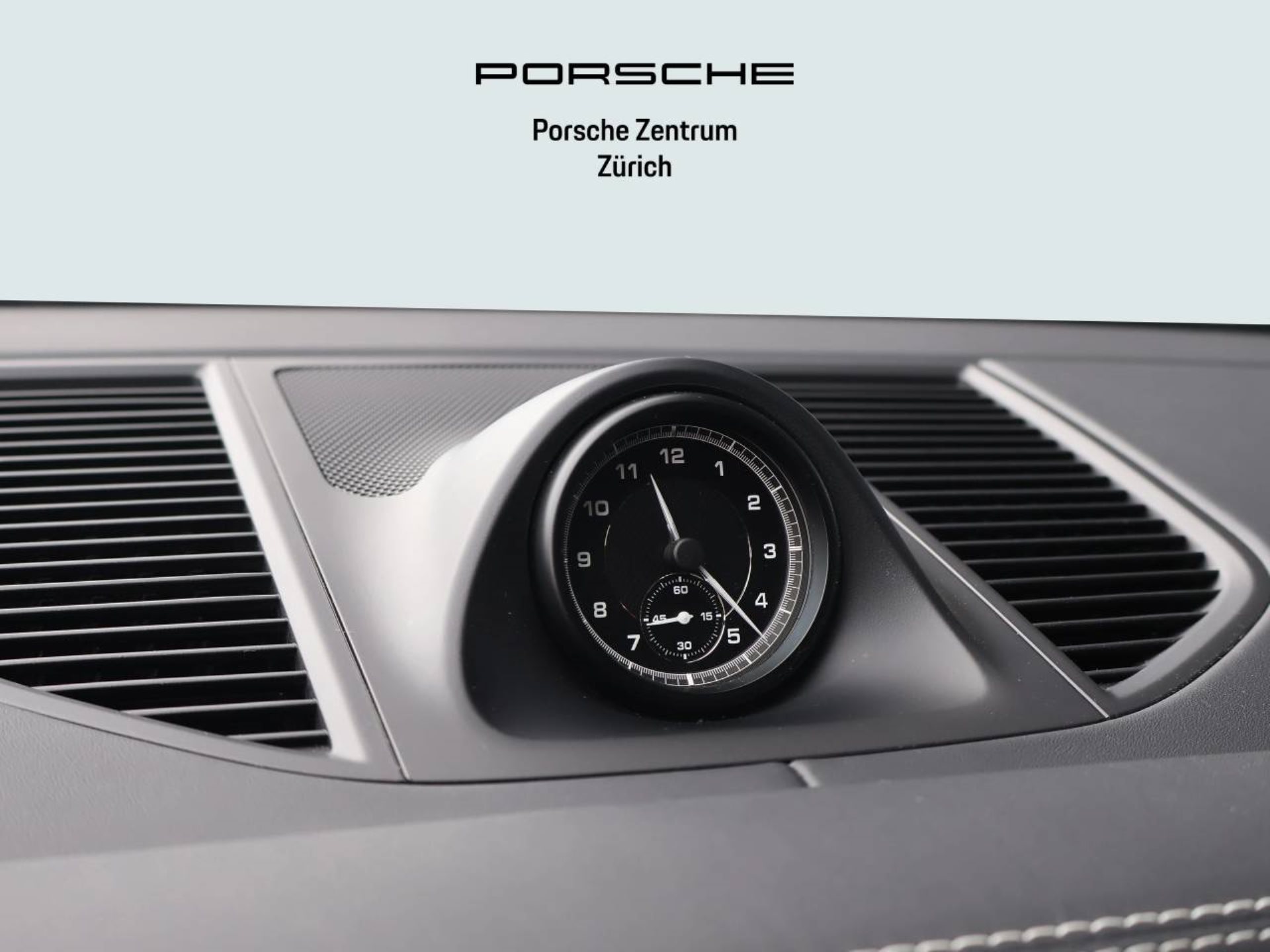 PORSCHE Macan-image-21