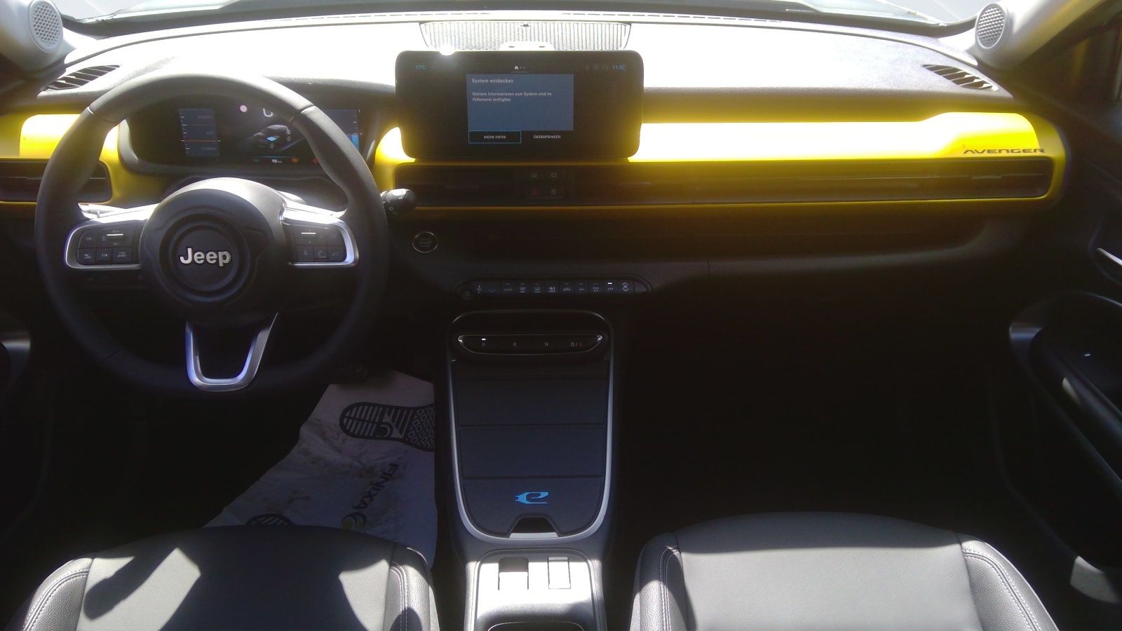 JEEP Avenger 54kWh Swiss Altitude Plus-image-3