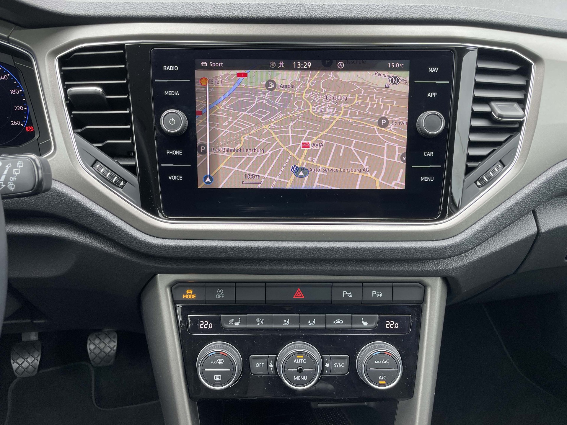 VW T-Roc 1.0 TSI Advance-image-11
