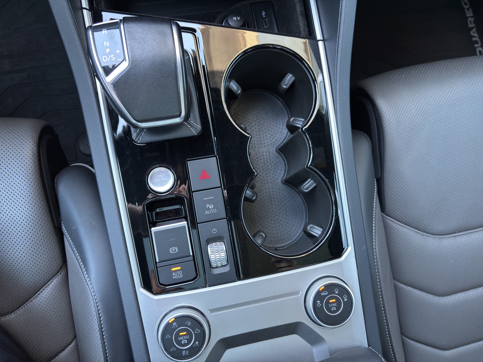 VW Touareg 3.0 TDI R Line Tiptronic mit fortl. Werksgarantie, AHK, Panorama-Ausstell-/Schiebedach, Standheizung & Winterräder-image-20