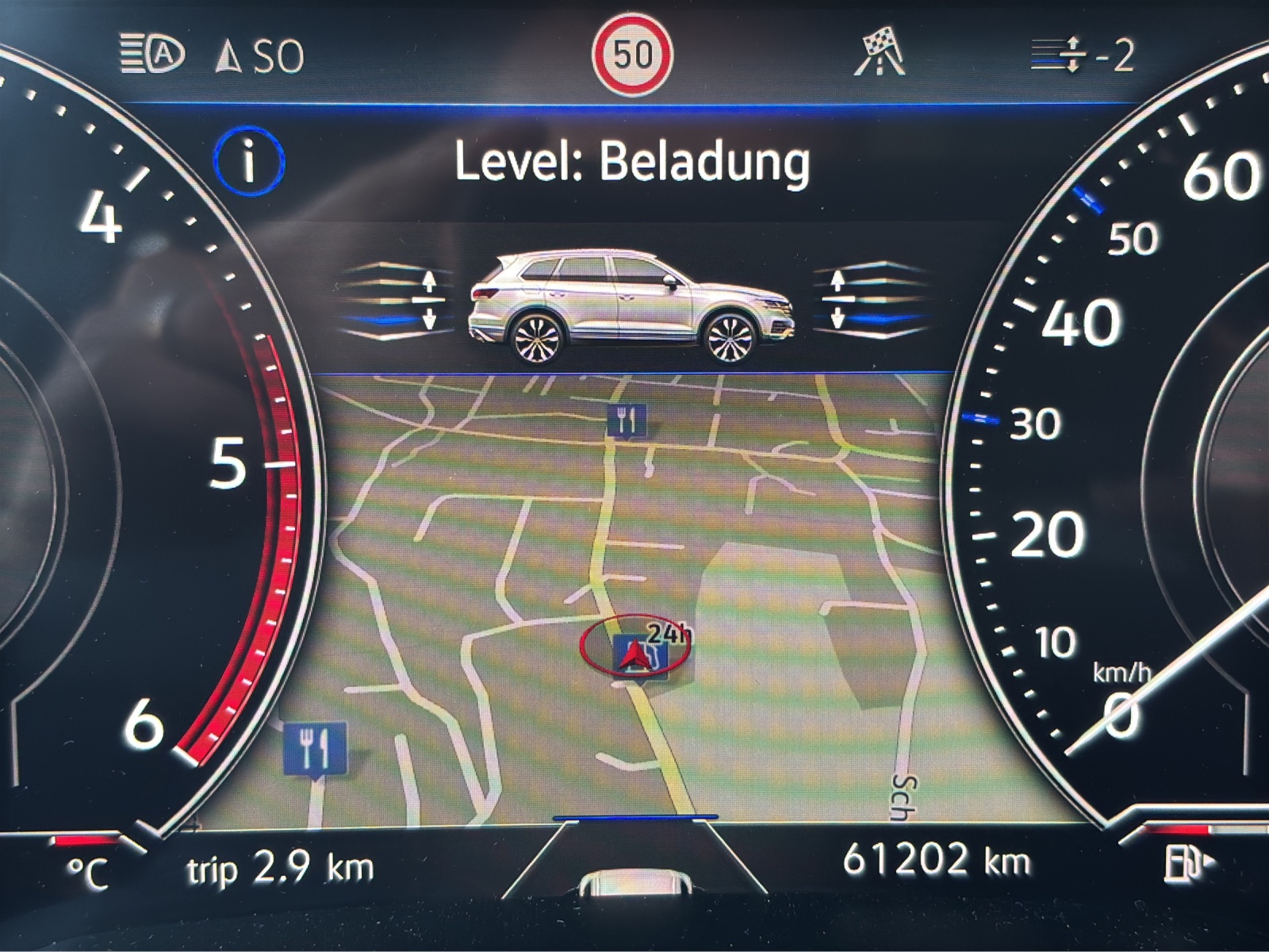 VW Touareg 3.0 TDI R Line Tiptronic mit fortl. Werksgarantie, AHK, Panorama-Ausstell-/Schiebedach, Standheizung & Winterräder-image-18