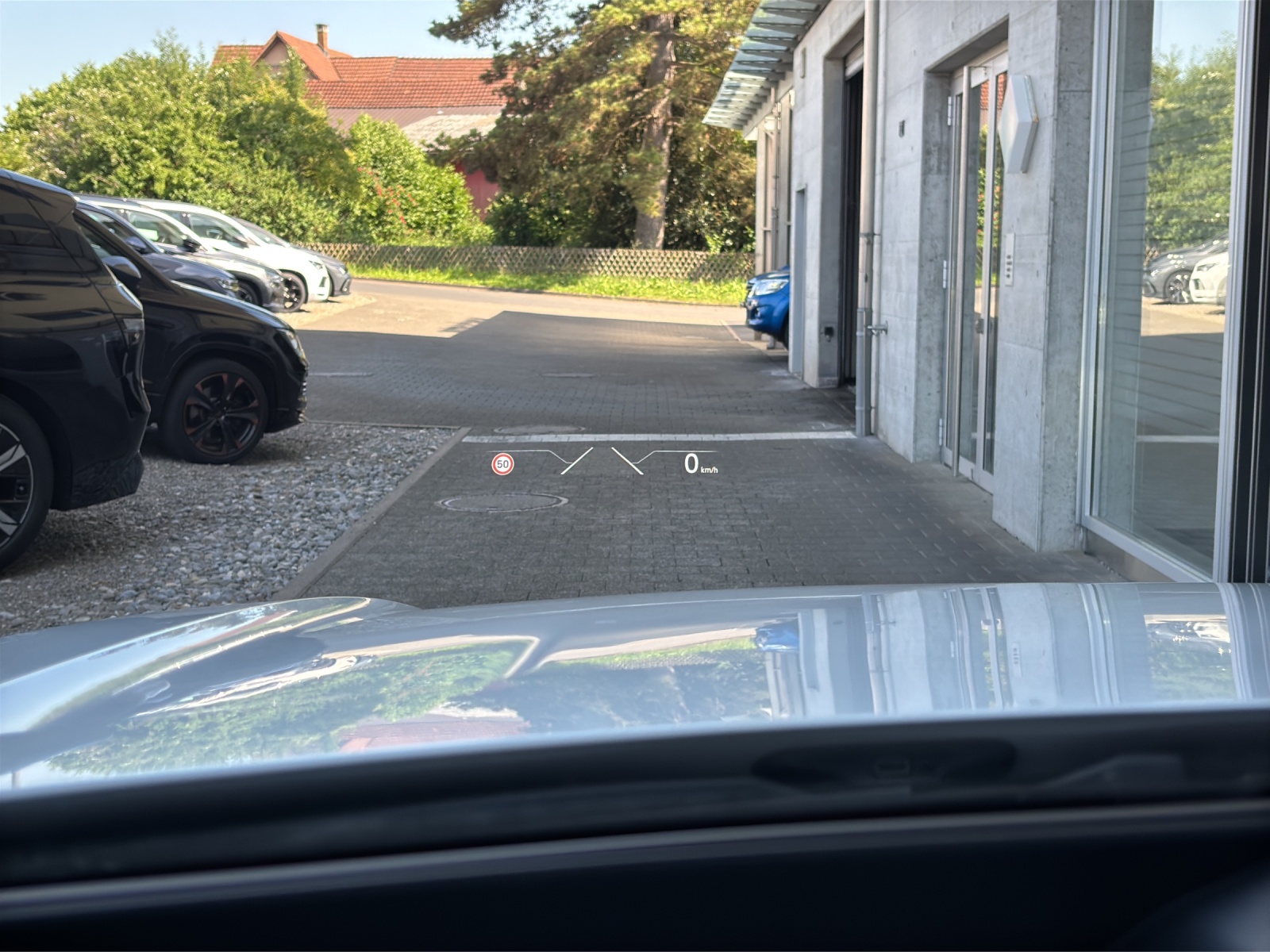 VW Touareg 3.0 TDI R Line Tiptronic mit fortl. Werksgarantie, AHK, Panorama-Ausstell-/Schiebedach, Standheizung & Winterräder-image-16