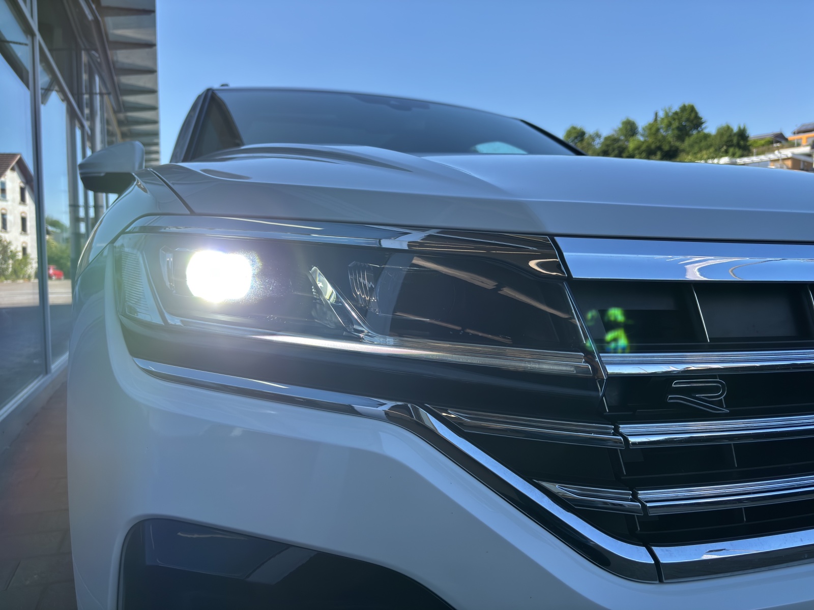 VW Touareg 3.0 TDI R Line Tiptronic mit fortl. Werksgarantie, AHK, Panorama-Ausstell-/Schiebedach, Standheizung & Winterräder-image-10