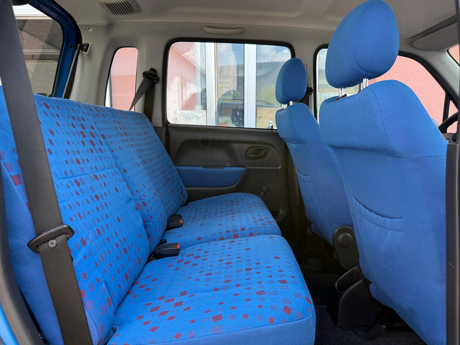 OPEL Agila 1.2 16V Color Edition-image-12