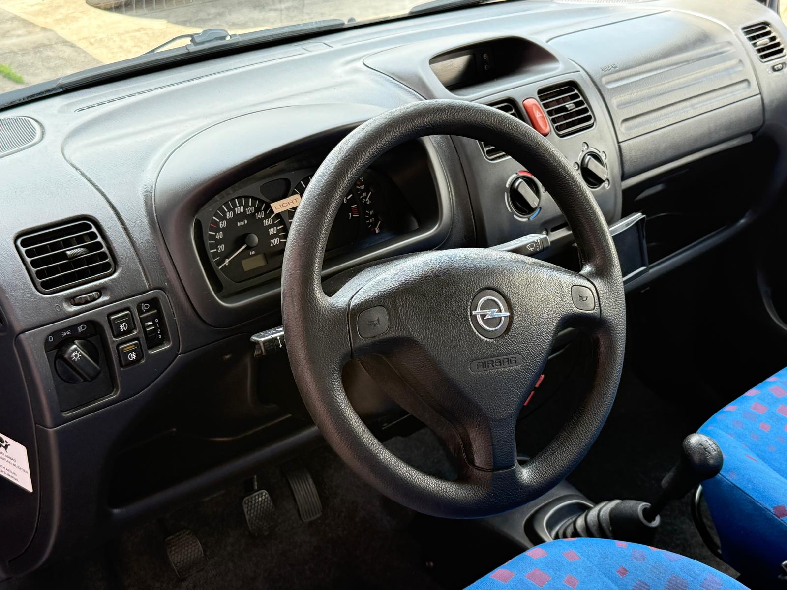 OPEL Agila 1.2 16V Color Edition-image-10
