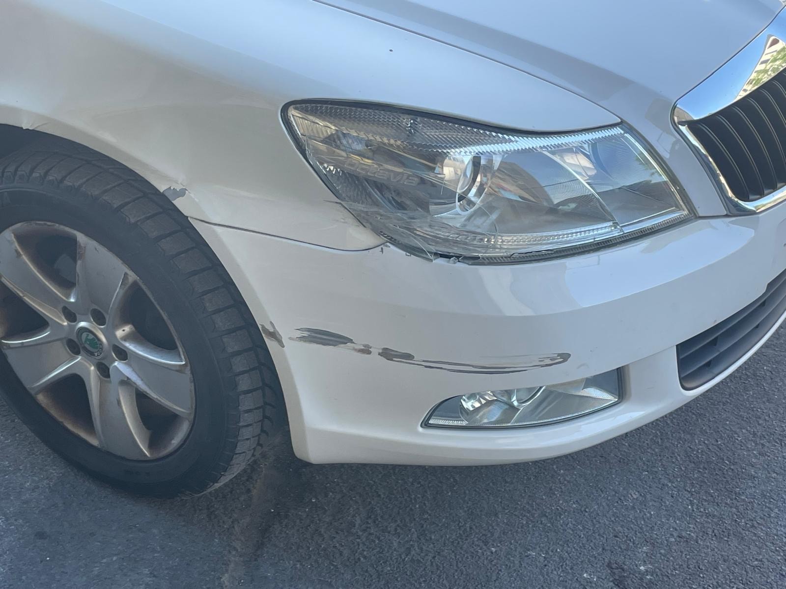 SKODA Octavia Combi 1.8 TSI Ambition 4x4-image-2