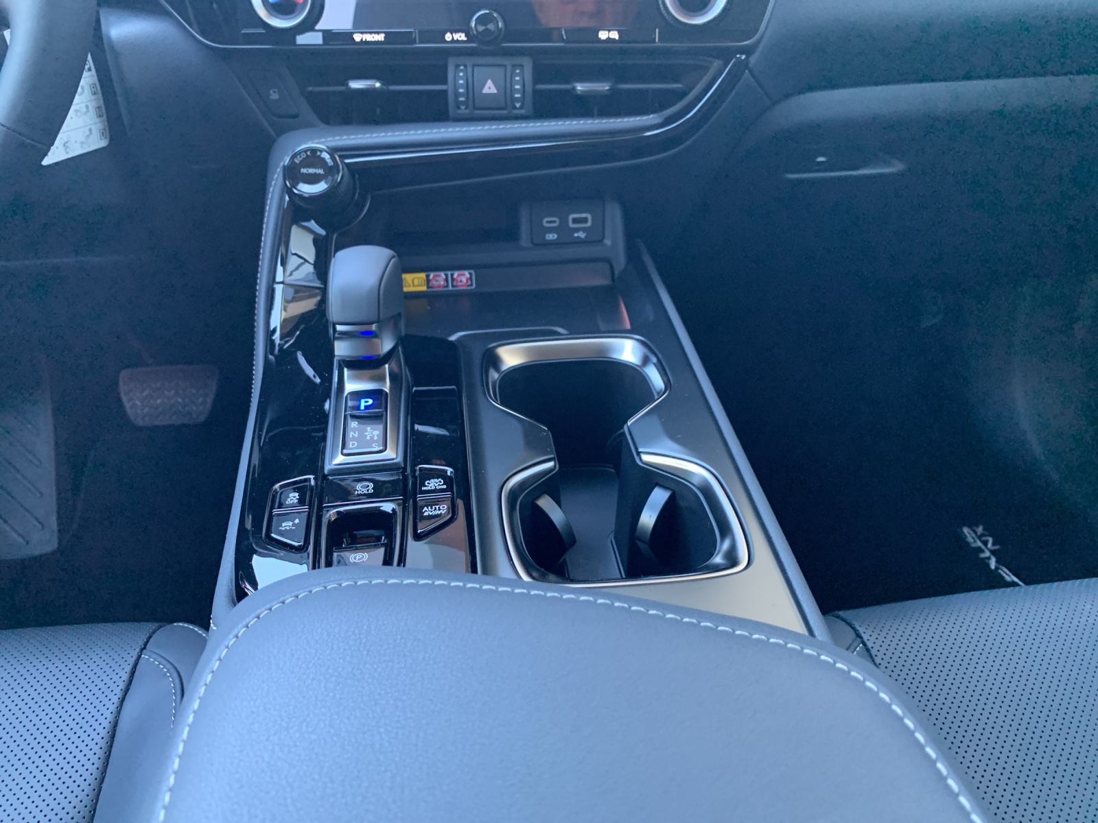LEXUS NX 450h+ Comfort-image-7