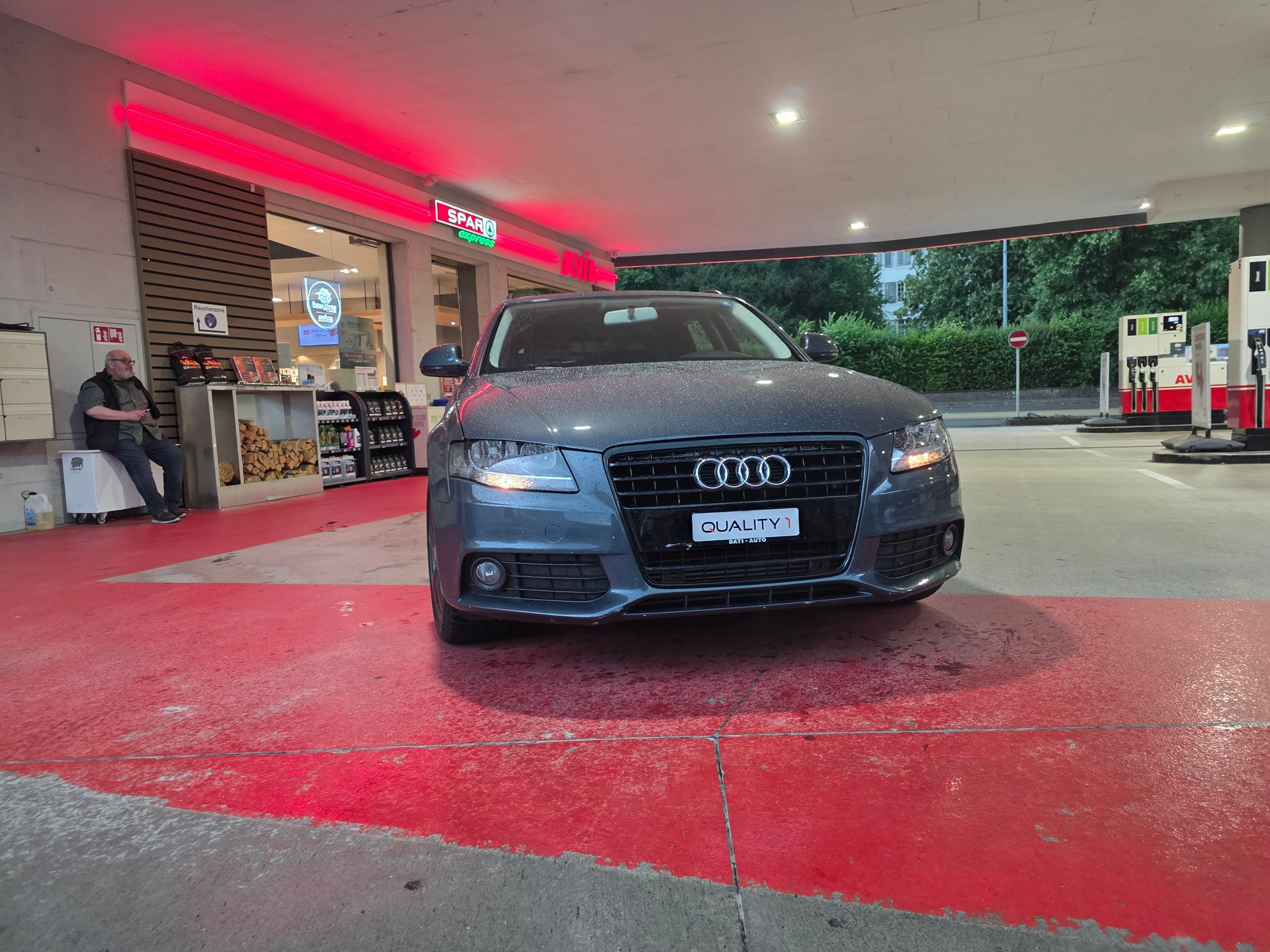 AUDI A4 Avant 1.8 TFSI-image-1