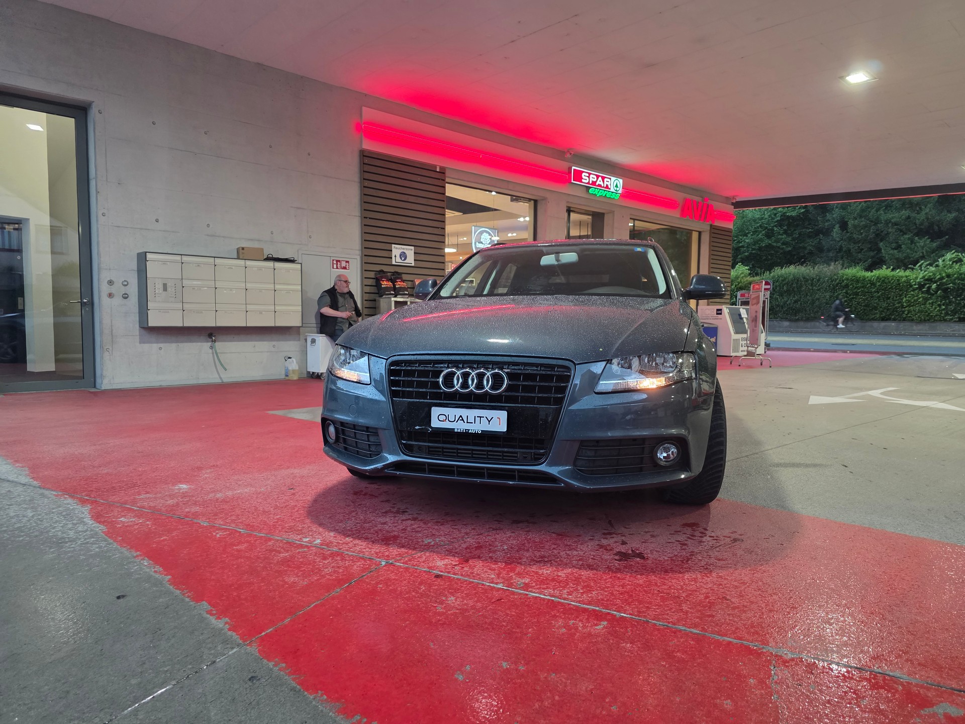AUDI A4 Avant 1.8 TFSI-image-2