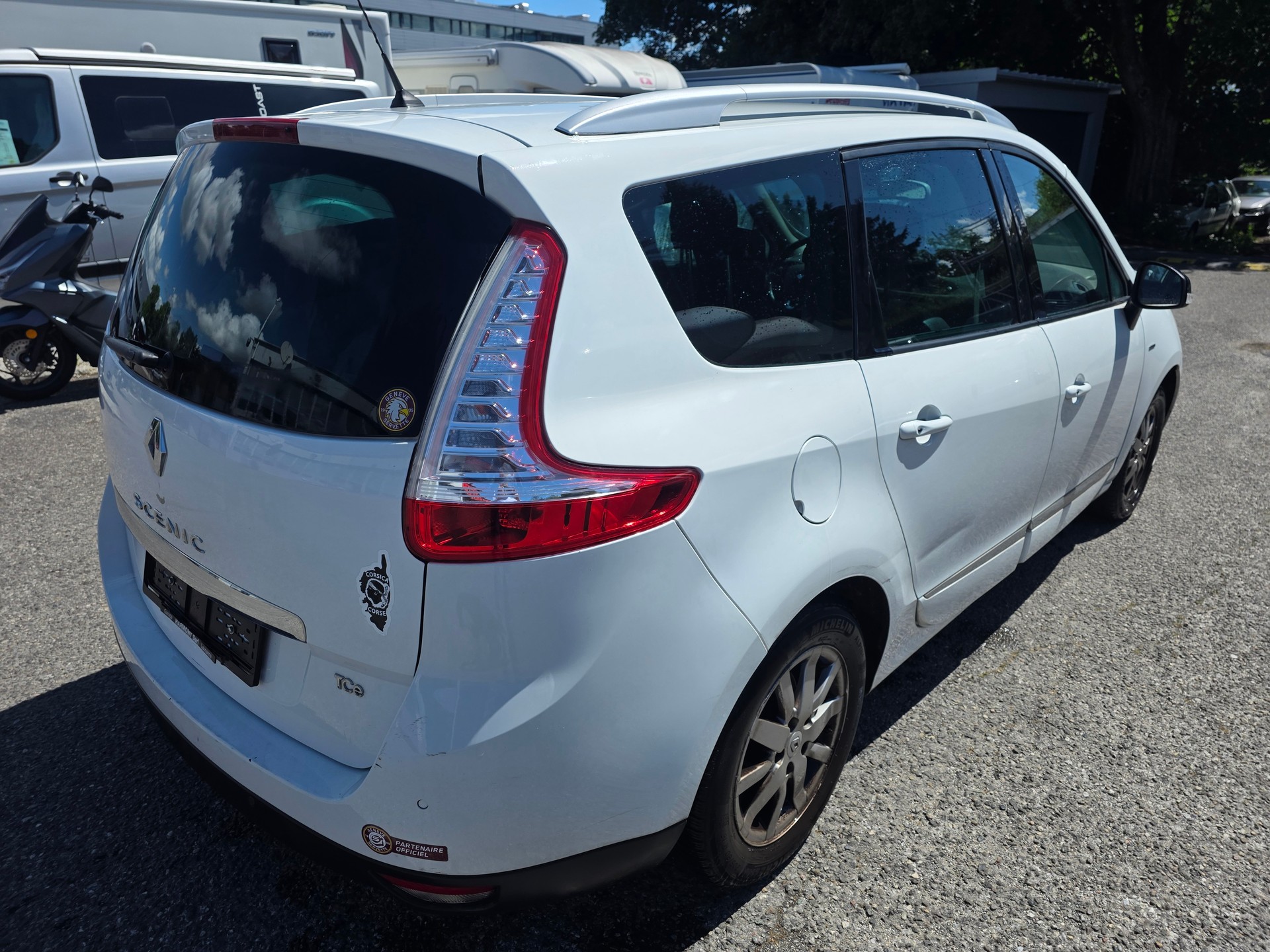RENAULT Grand Scénic 1.2 16V Turbo Bose-image-3