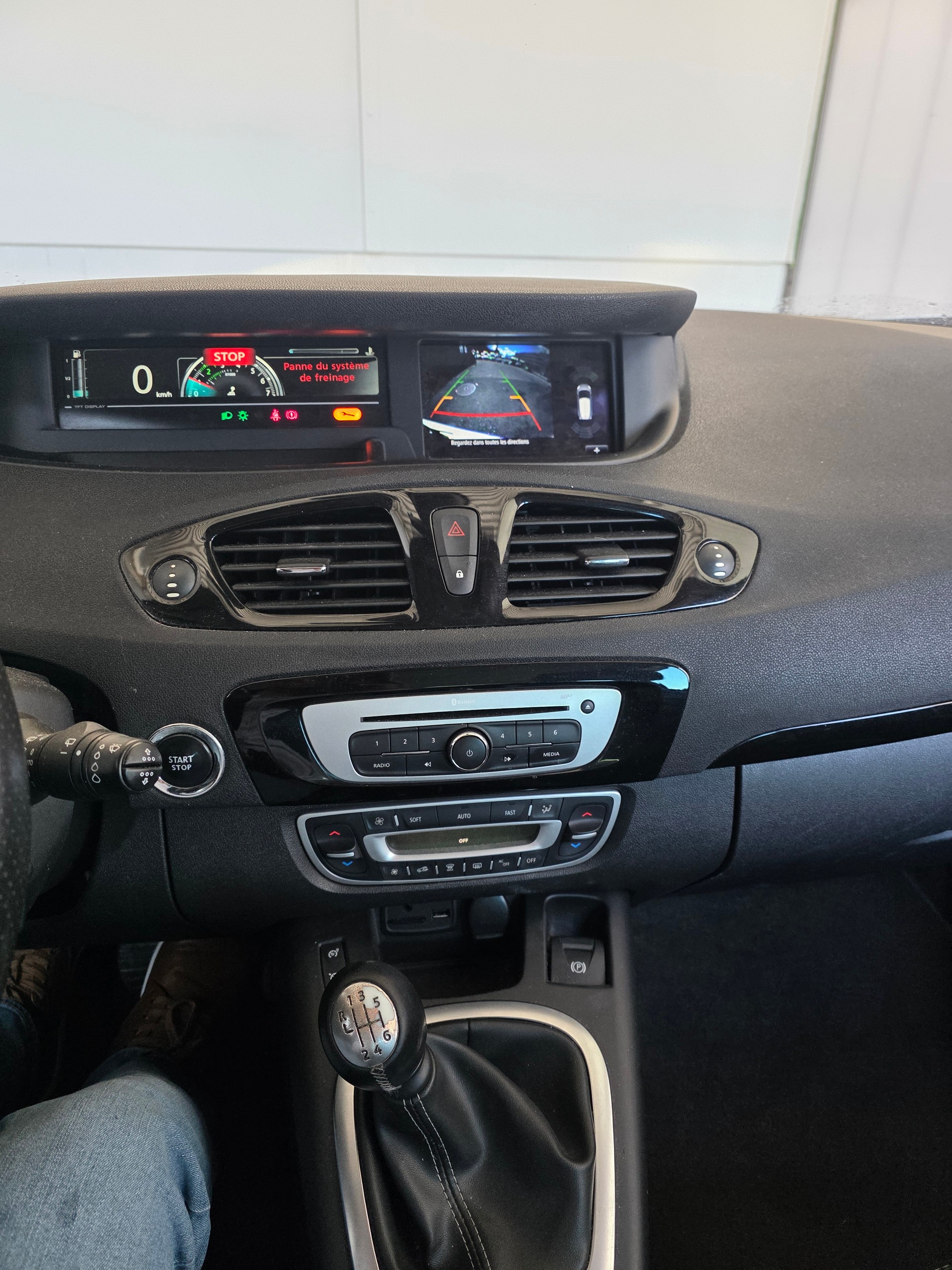 RENAULT Grand Scénic 1.2 16V Turbo Bose-image-8