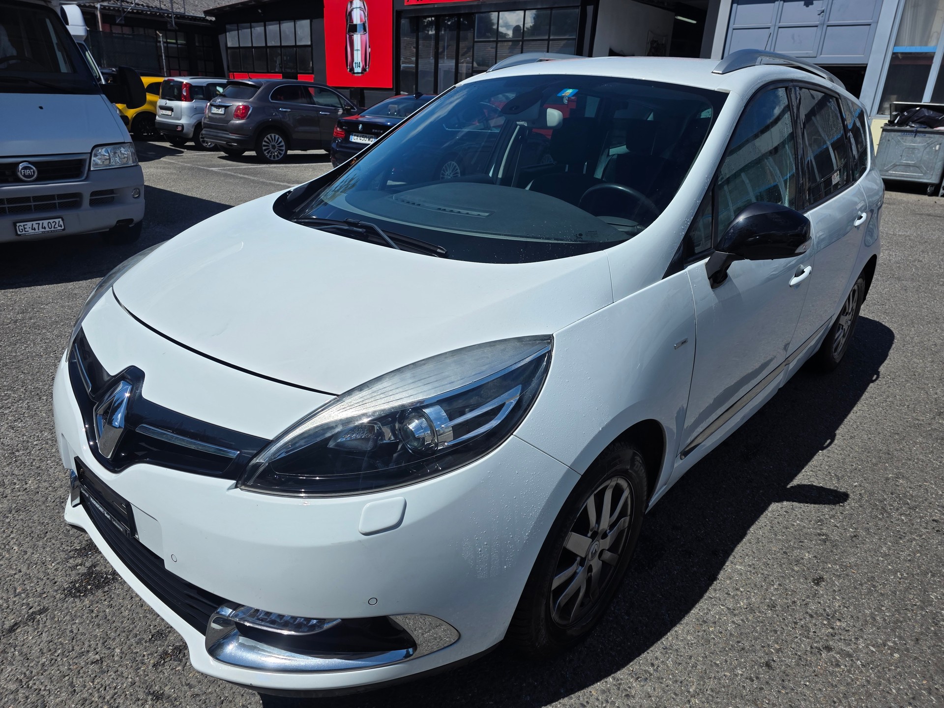 RENAULT Grand Scénic 1.2 16V Turbo Bose-image-1