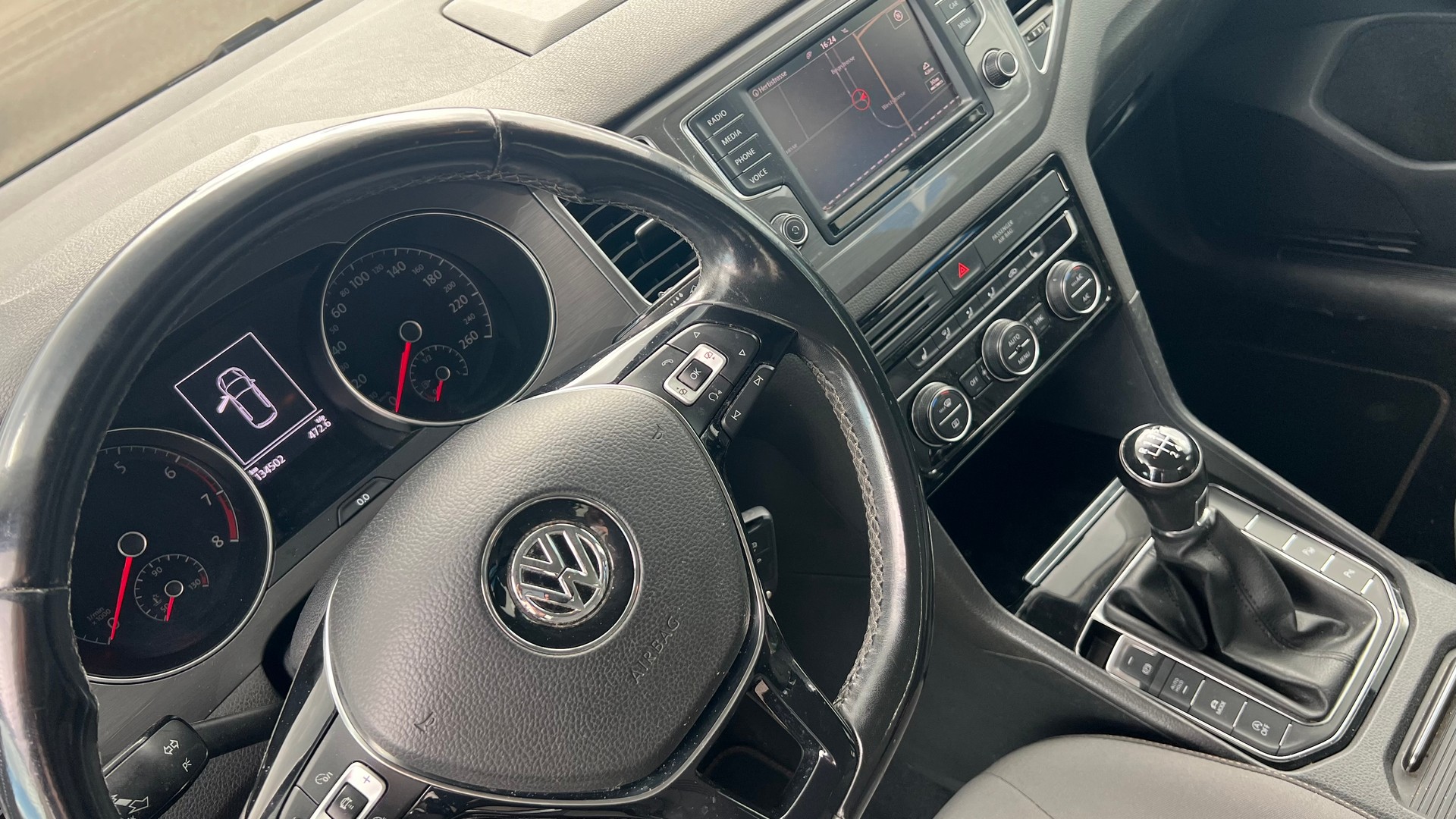 VW Golf Sportsvan 1.4 TSI Allstar-image-12