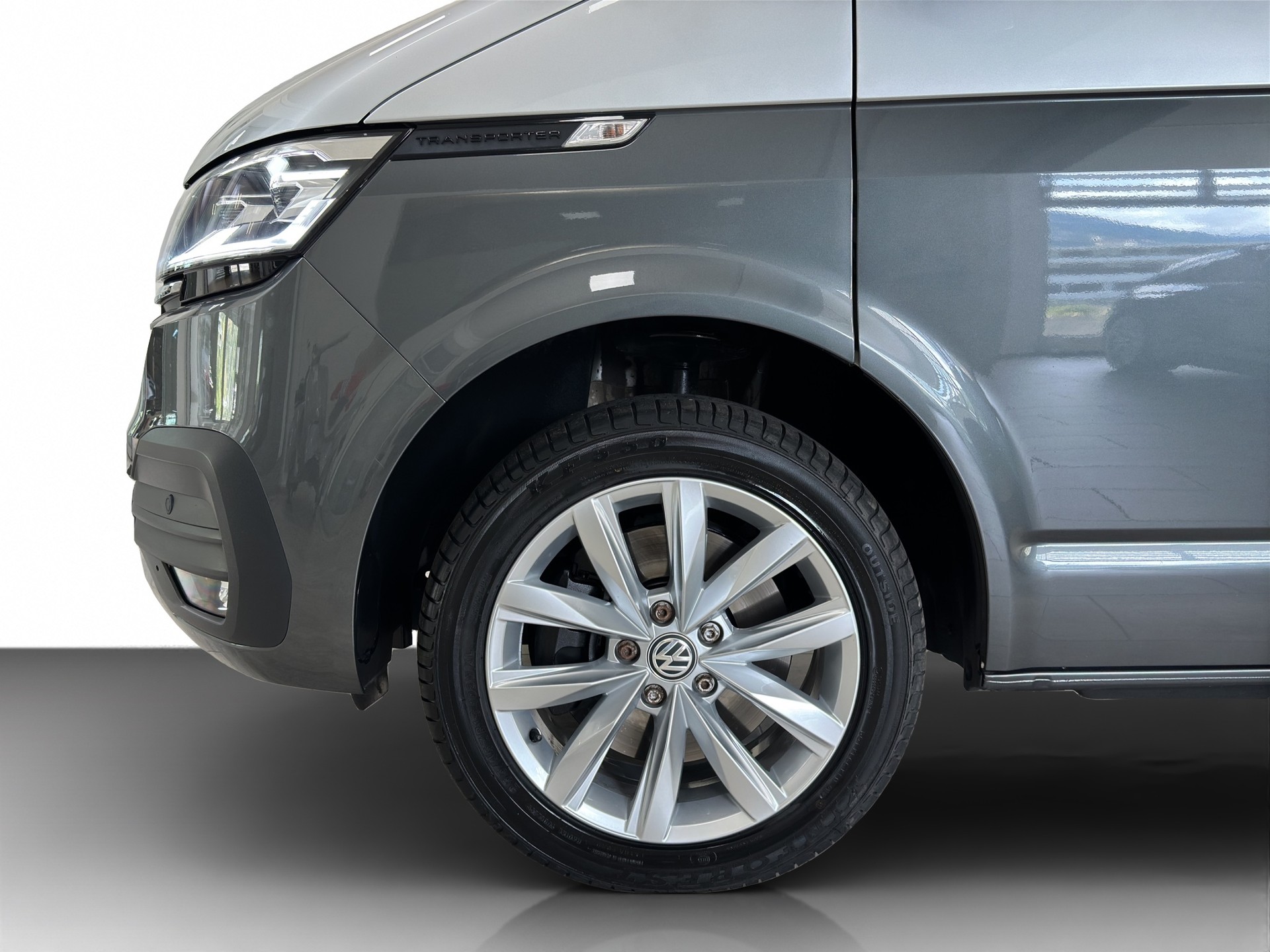 VW T6.1 2.0 Bi-TDI 4Motion DSG-showroom-element-1