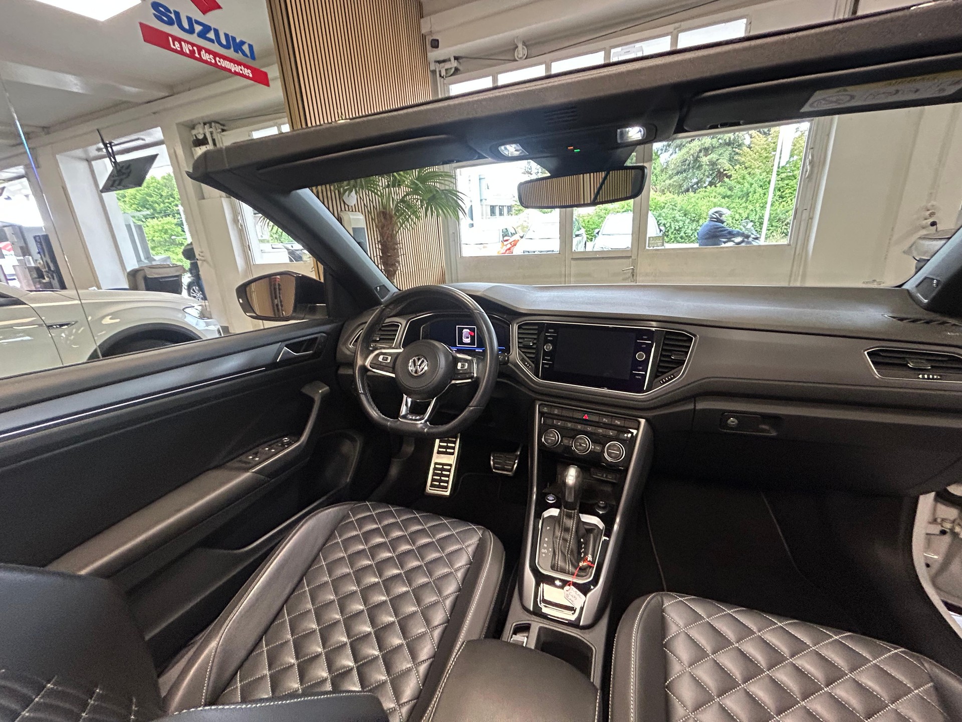 VW T-Roc Cabriolet 1.5 TSI R-Line DSG-image-14
