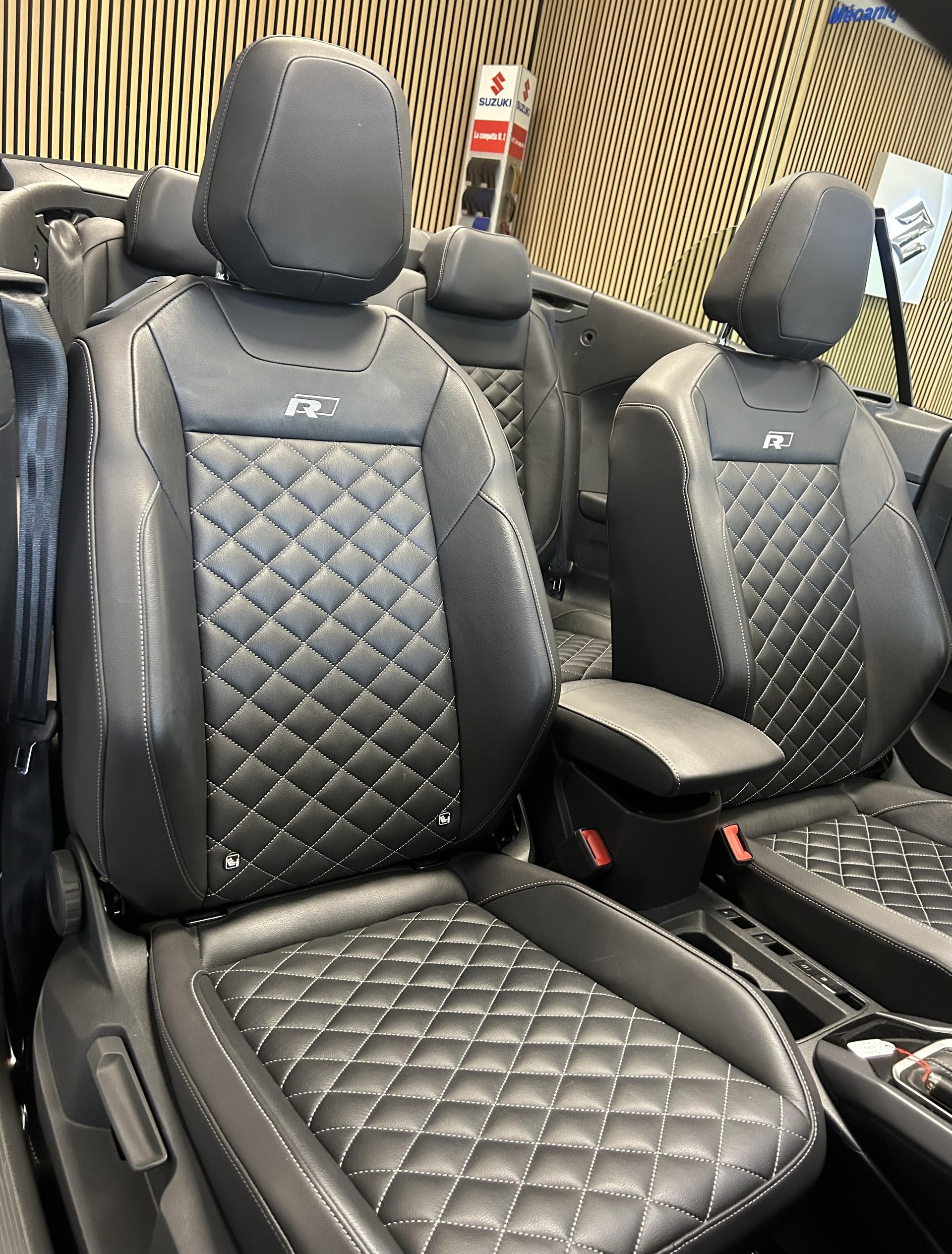 VW T-Roc Cabriolet 1.5 TSI R-Line DSG-image-24