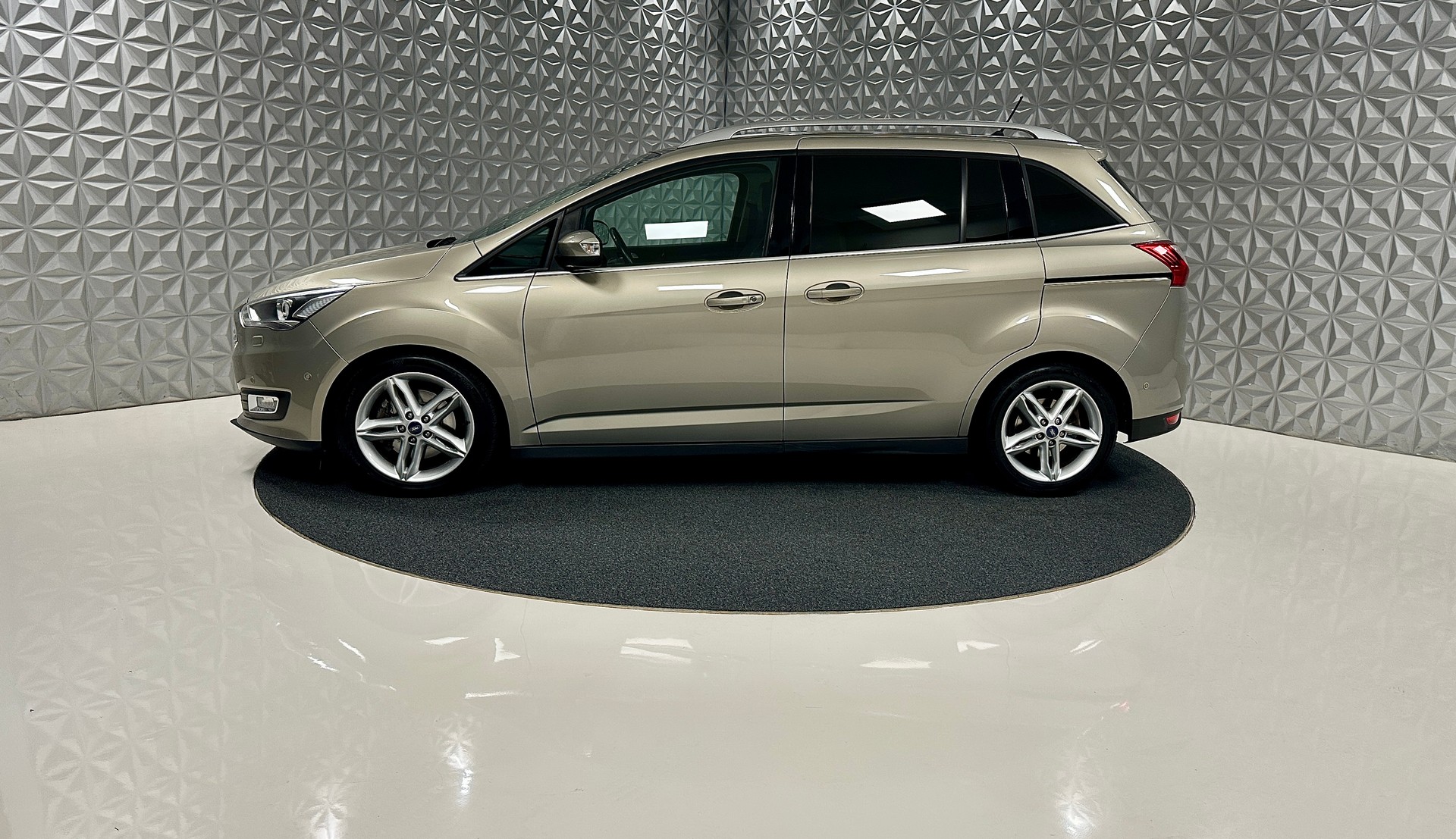 FORD GrC-Max 1.5 SCTi Titanium Automat **7-PLÄTZER**-image-7