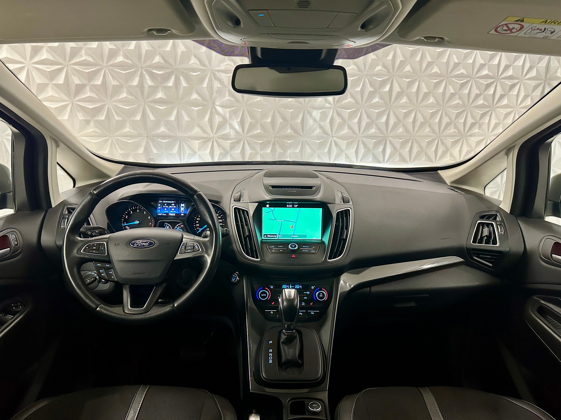 FORD GrC-Max 1.5 SCTi Titanium Automat **7-PLÄTZER**-image-15