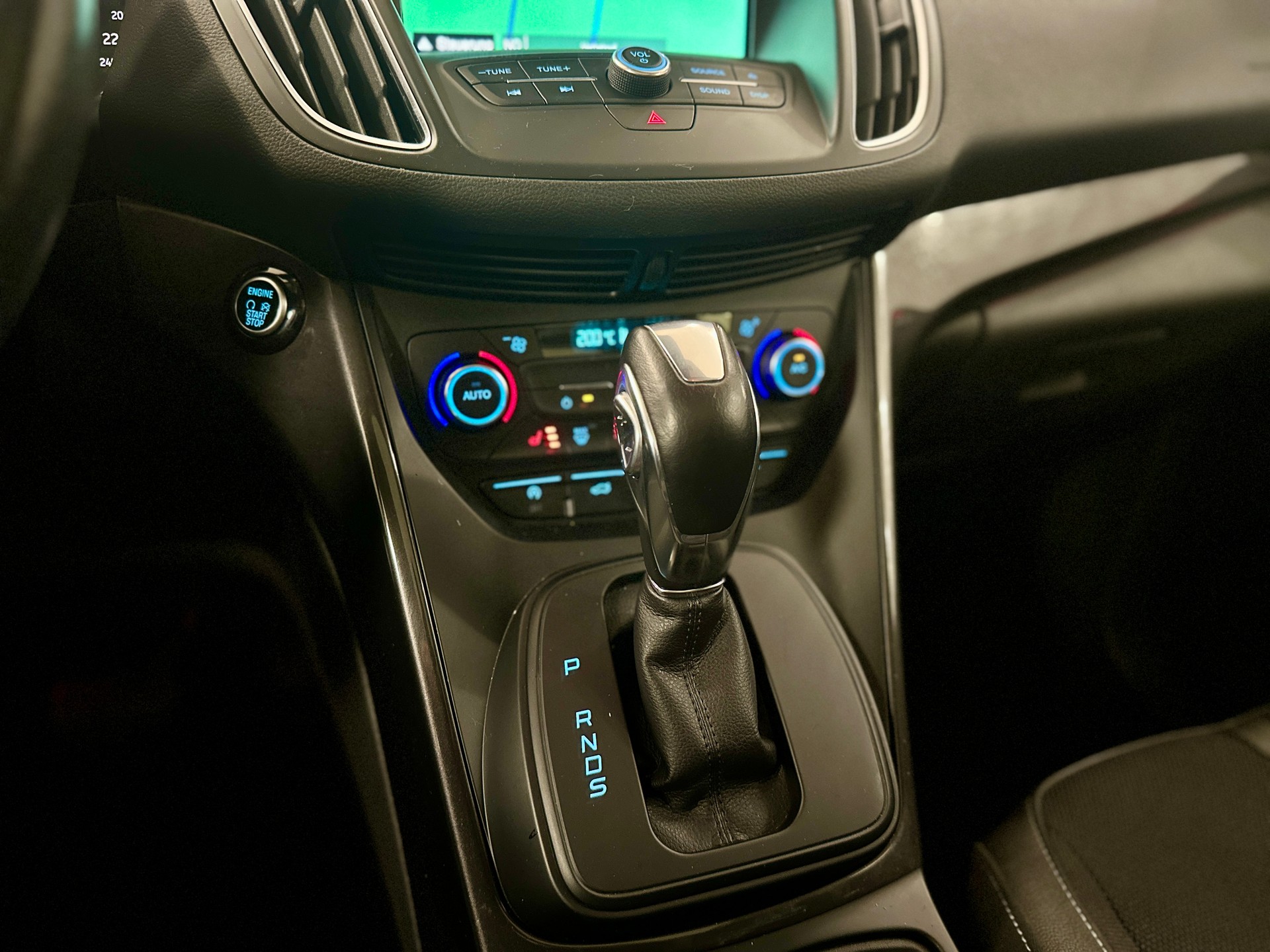 FORD GrC-Max 1.5 SCTi Titanium Automat **7-PLÄTZER**-image-20