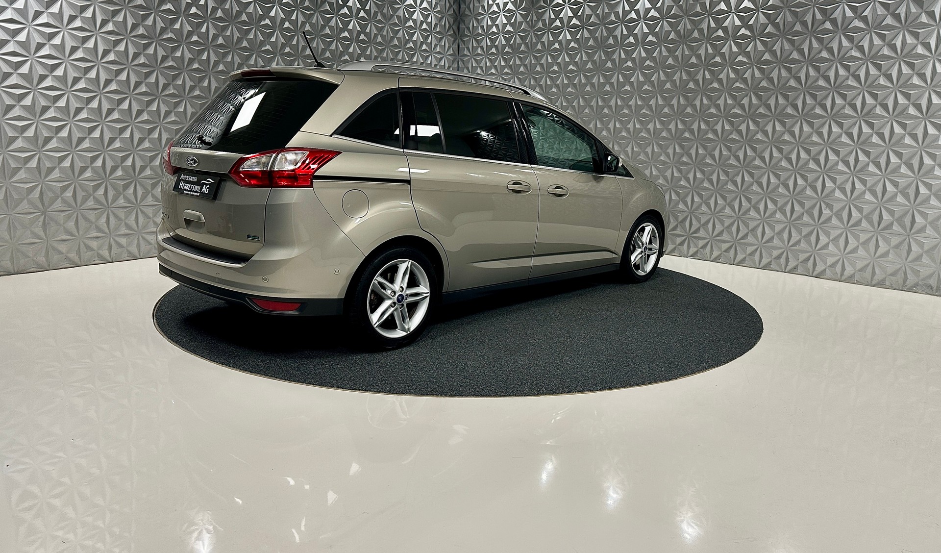FORD GrC-Max 1.5 SCTi Titanium Automat **7-PLÄTZER**-image-4