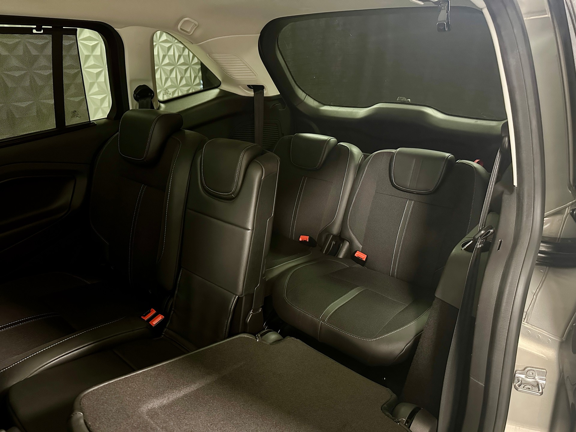 FORD GrC-Max 1.5 SCTi Titanium Automat **7-PLÄTZER**-image-14