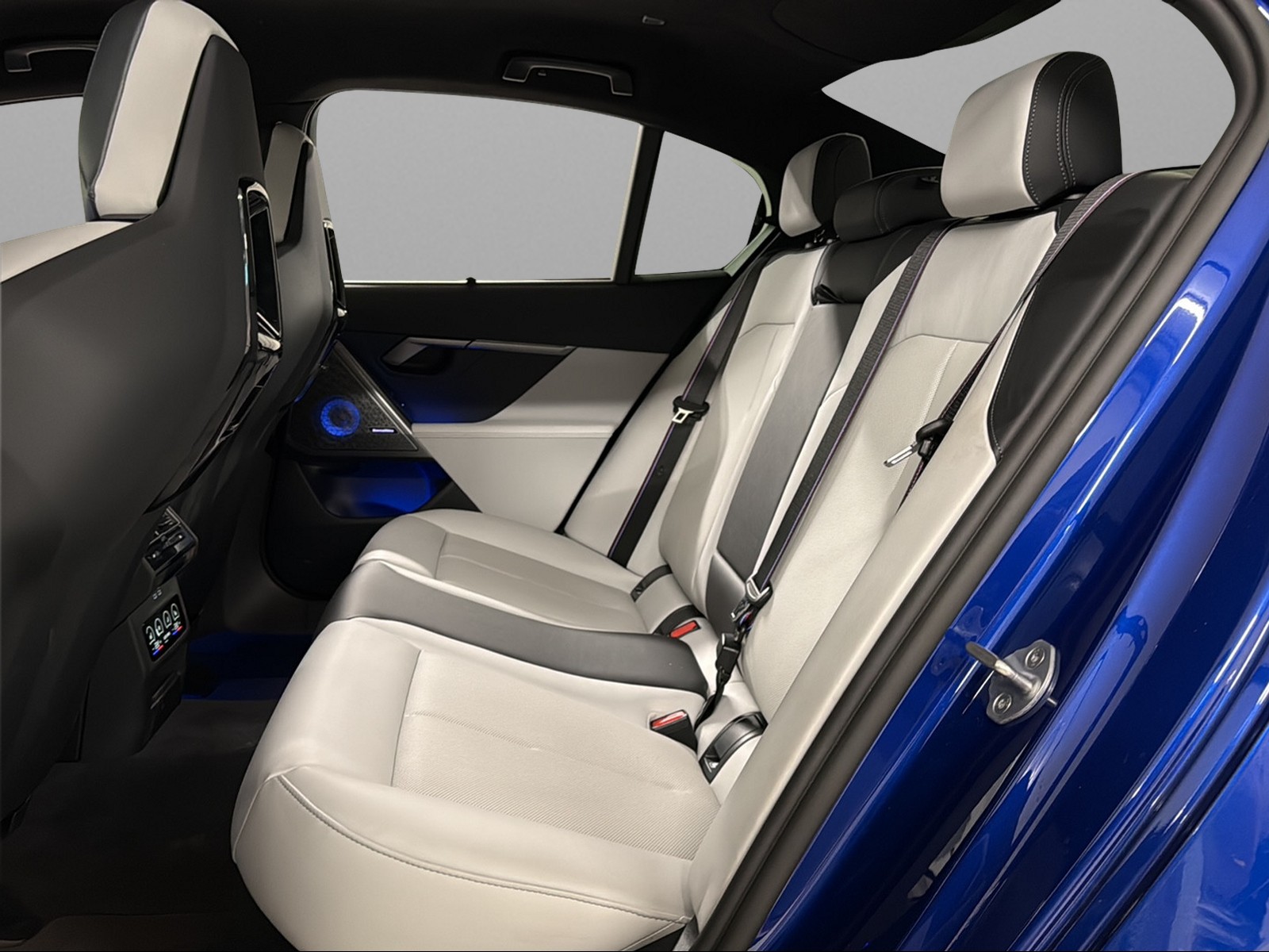 BMW M5 xDrive-image-22
