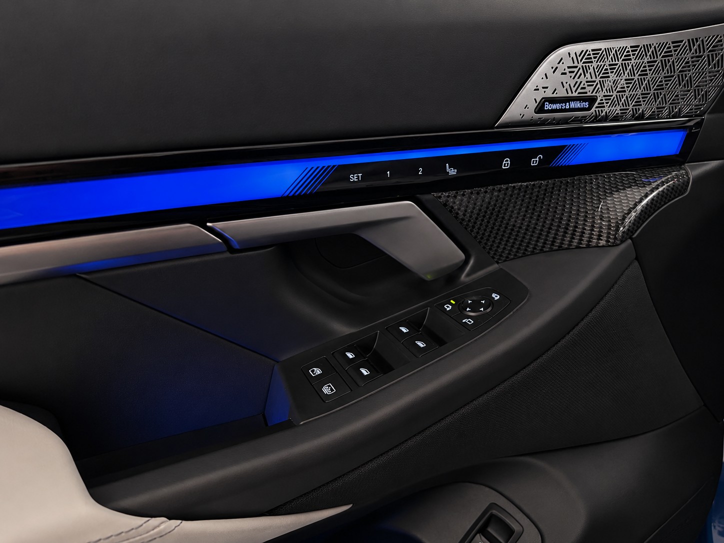 BMW M5 xDrive-image-20