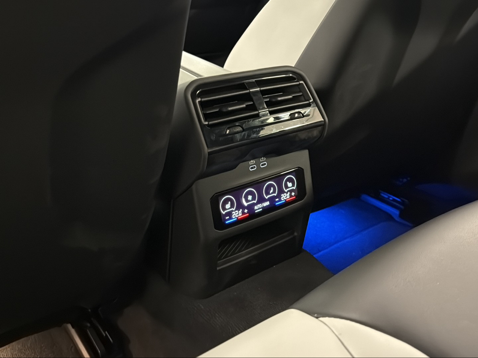 BMW M5 xDrive-image-24