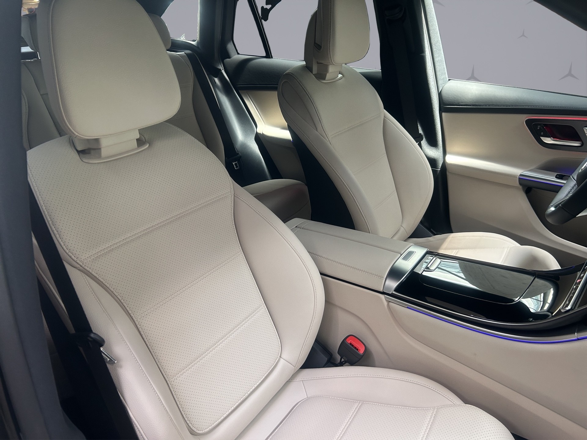 MERCEDES-BENZ GLC 200 Avantgarde 4matic-image-16