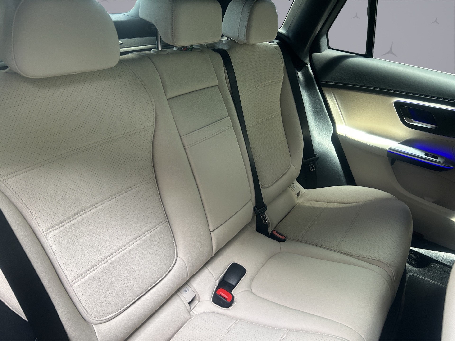 MERCEDES-BENZ GLC 200 Avantgarde 4matic-image-17