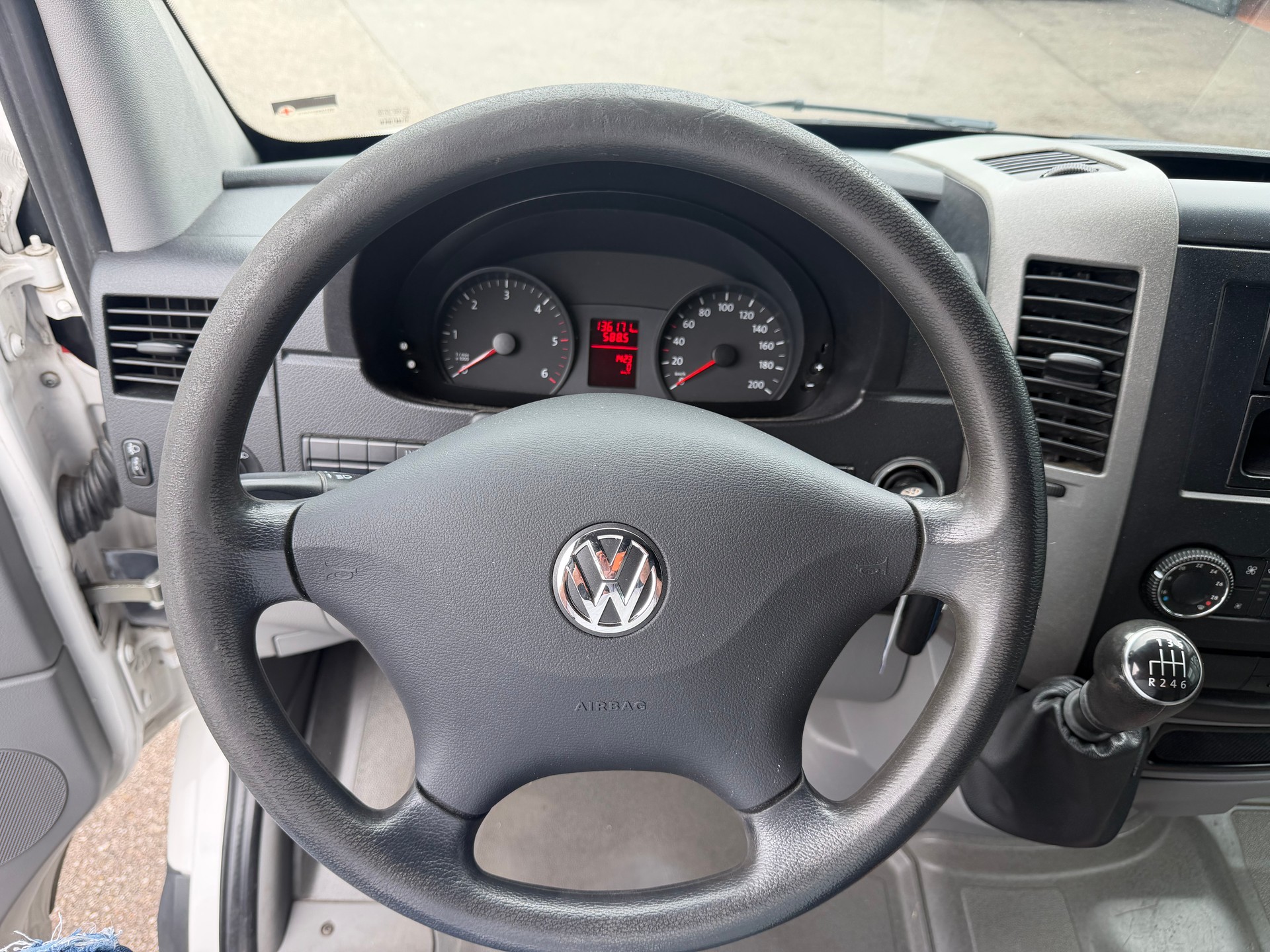 VW Crafter 35 2.0 TDI CR-image-14