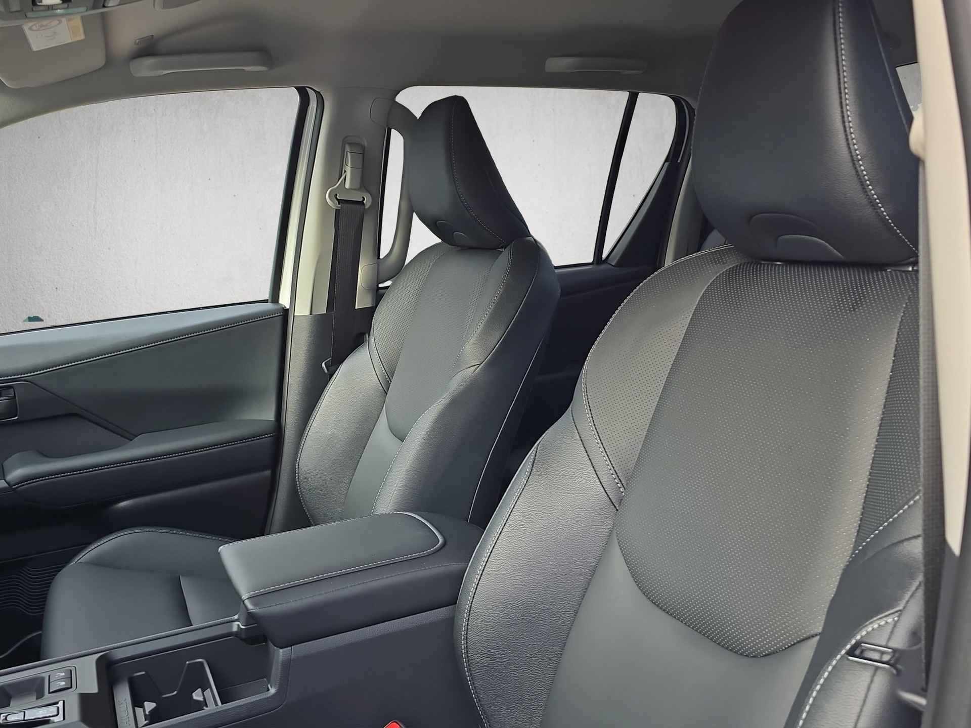 TOYOTA Hilux Double Cab.-Pick-up 59KWh Style-image-9