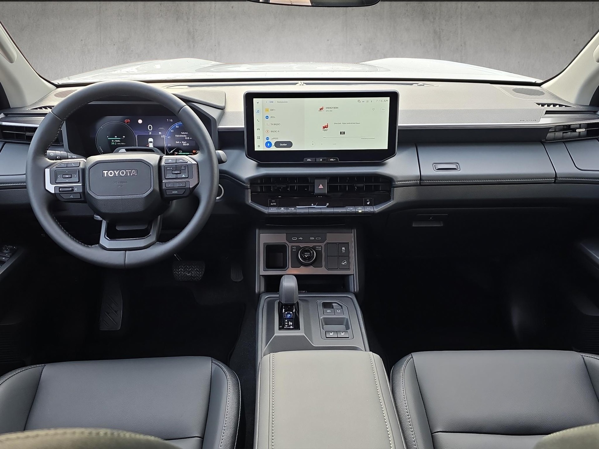 TOYOTA Hilux Double Cab.-Pick-up 59KWh Style-image-10