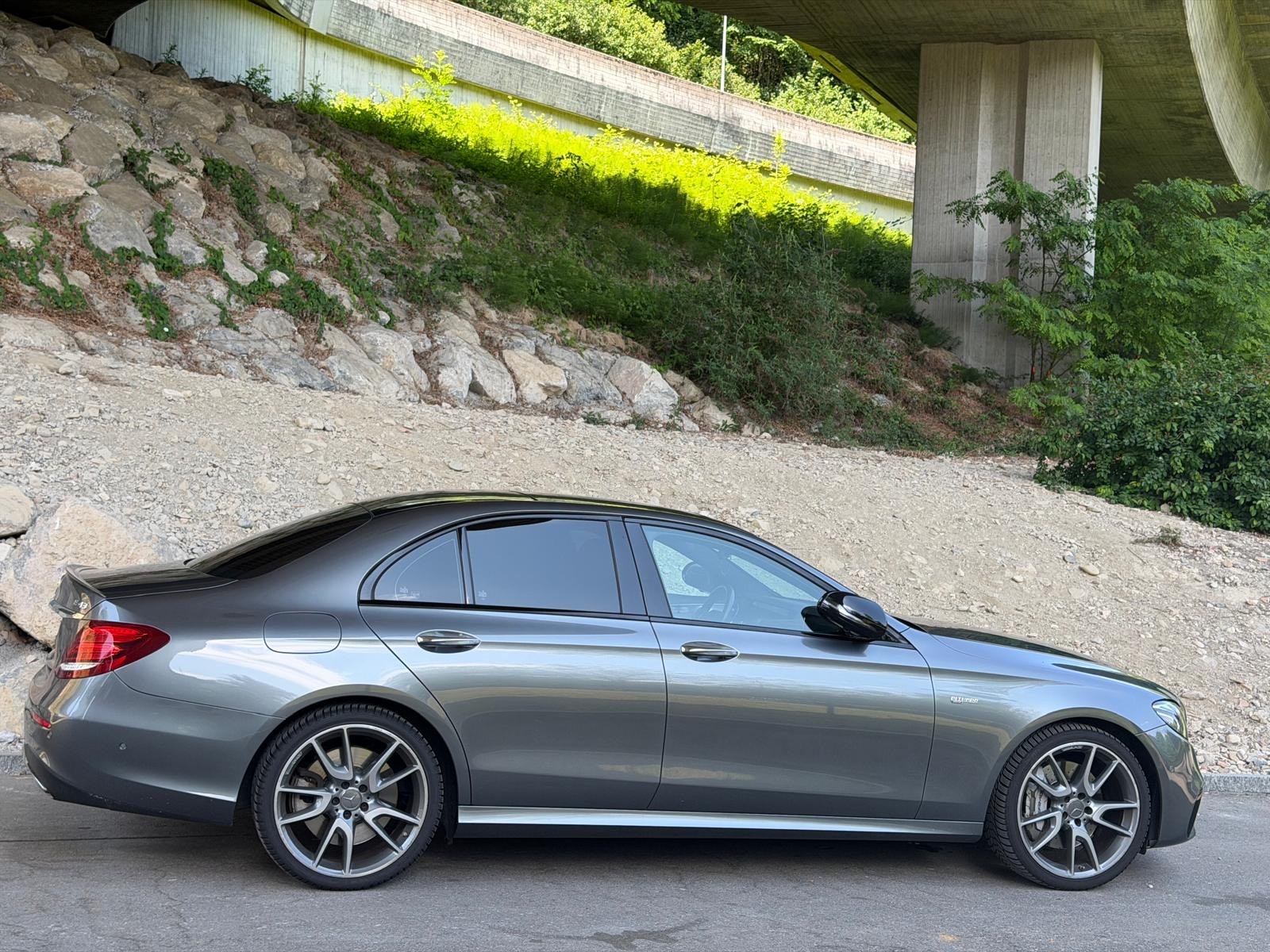 MERCEDES-BENZ E 43 AMG 4Matic 9G-Tronic-image-5