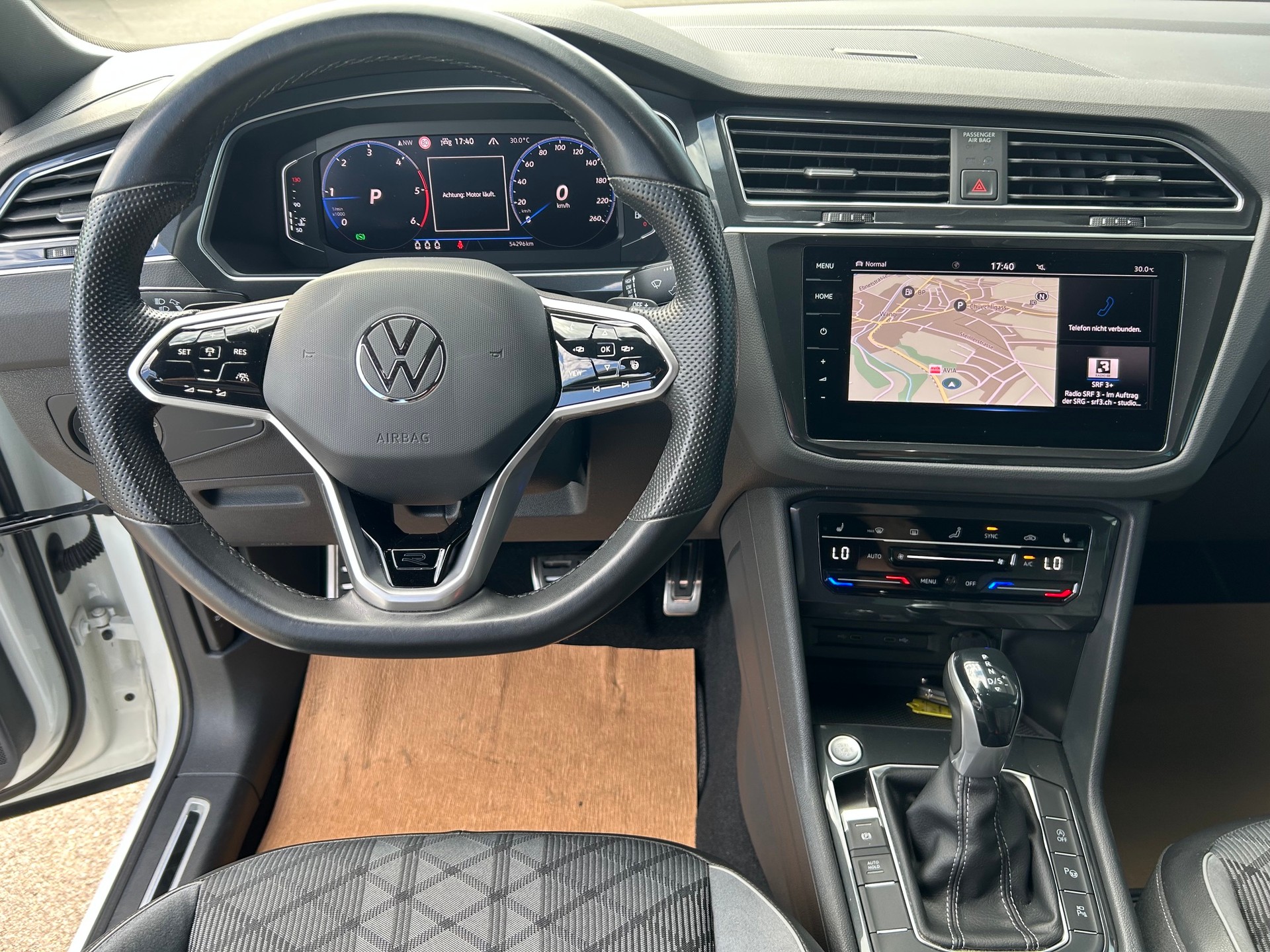 VW Tiguan 2.0 TDI SCR R-Line 4Motion DSG-image-9