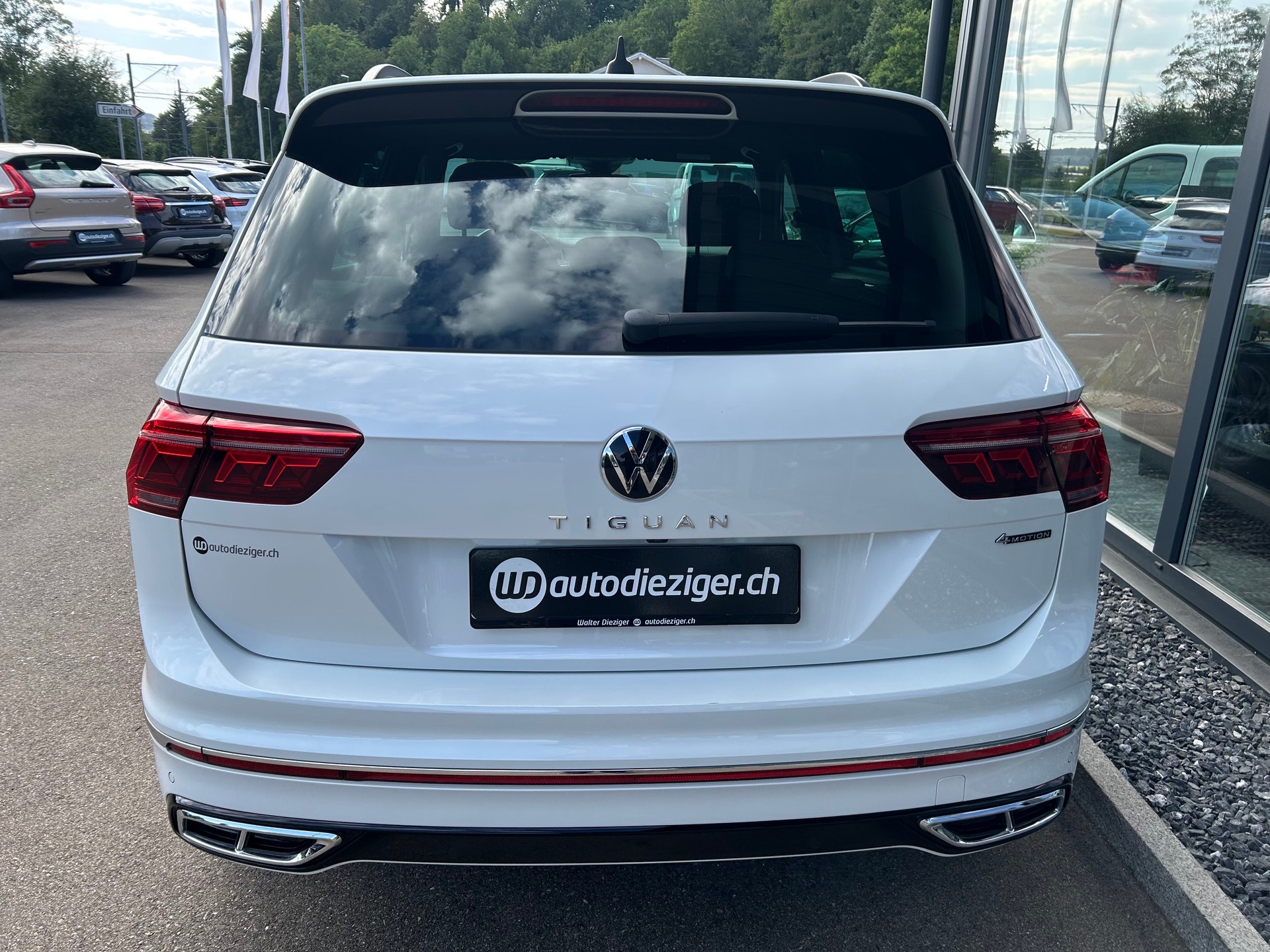 VW Tiguan 2.0 TDI SCR R-Line 4Motion DSG-image-5